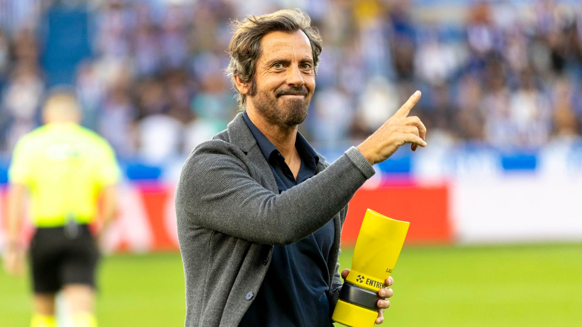 Quique Sánchez Flores recibe el premio a mejor técnico de agosto Quique Sánchez Flores recibe el premio a mejor técnico de agosto