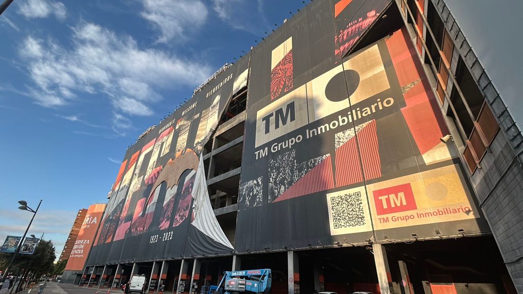Reparan la lona de Mestalla