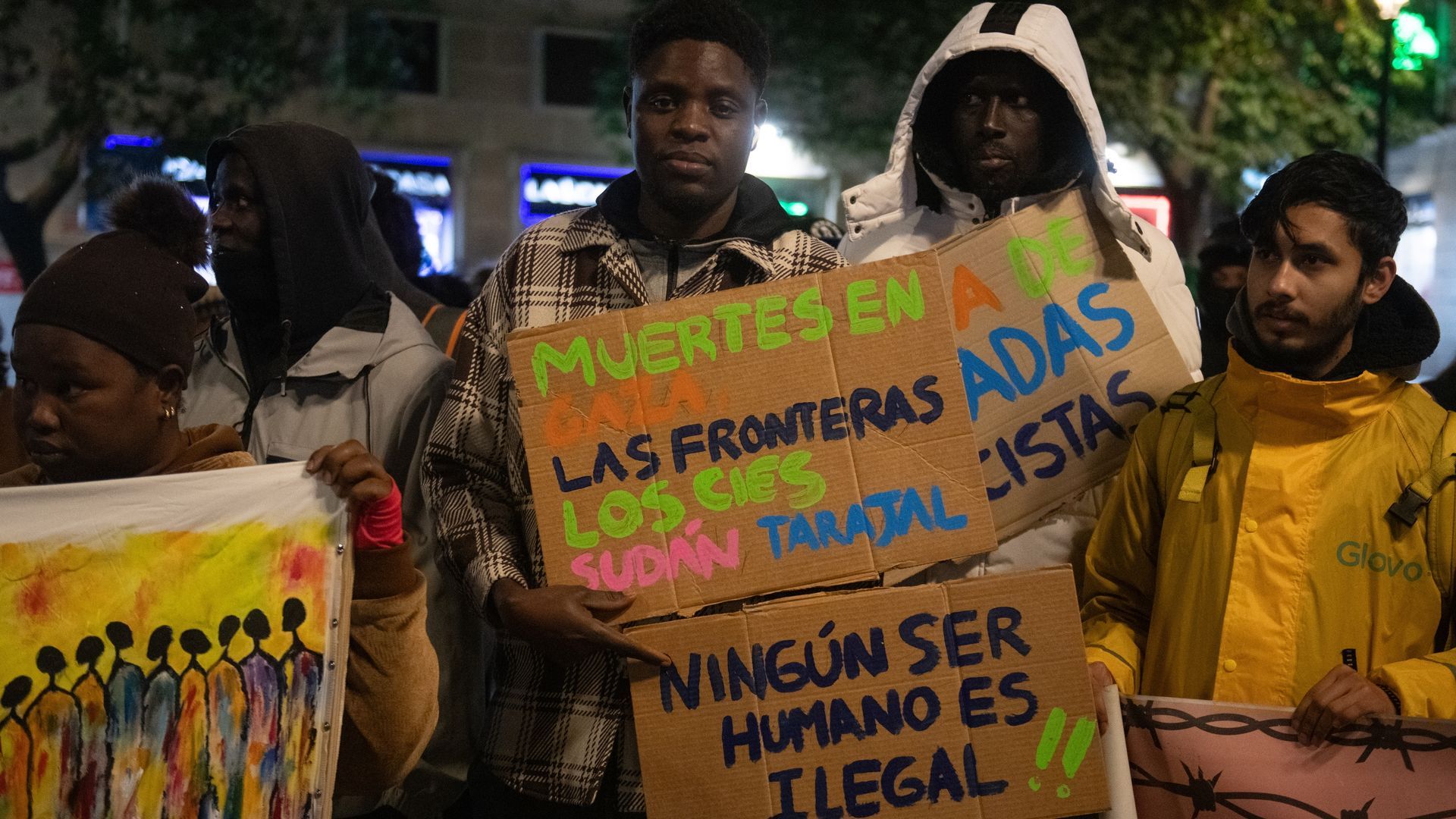 Colectivos antirracistas convocan una manifestación este sábado en Madrid contra la "represión" de los migrantes en Ceuta Colectivos antirracistas convocan una manifestación este sábado en Madrid contra la "represión" de los migrantes en Ceuta