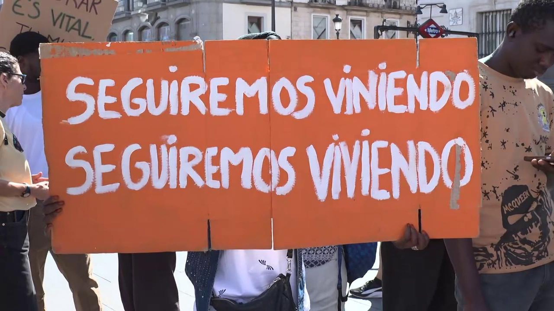 Manifestación en Madrid de colectivos antirracistas contra la "represión" de los migrantes en Ceuta: "Basta de violencia racista y colonial" Manifestación en Madrid de colectivos antirracistas contra la "represión" de los migrantes en Ceuta: "Basta de violencia racista y colonial"