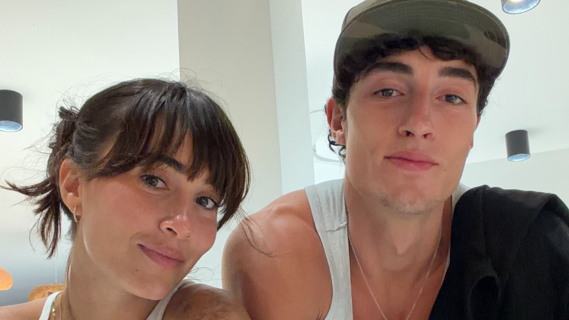 Aitana y Plez, en una imagen de redes sociales Aitana y Plez, en una imagen de redes sociales