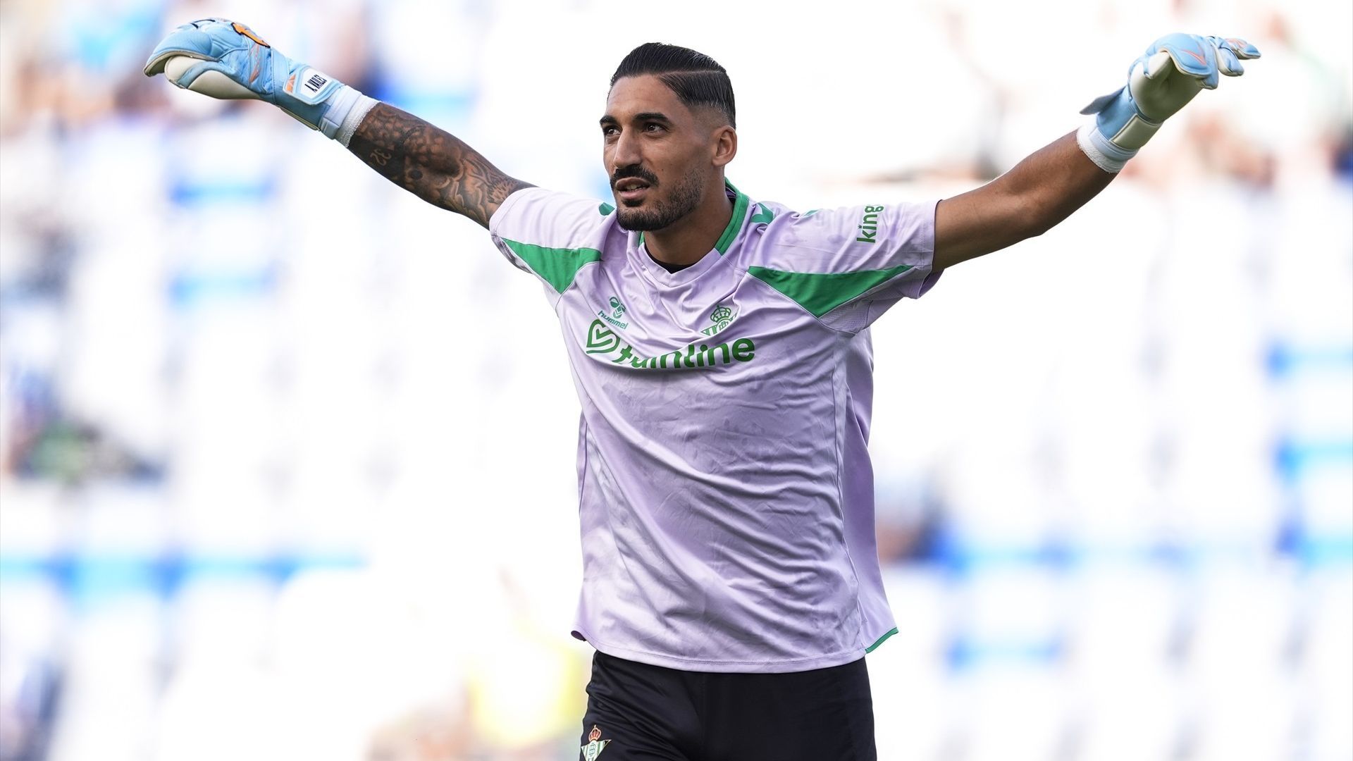 Álvaro Valles, contra el Lyon Álvaro Valles, contra el Lyon
