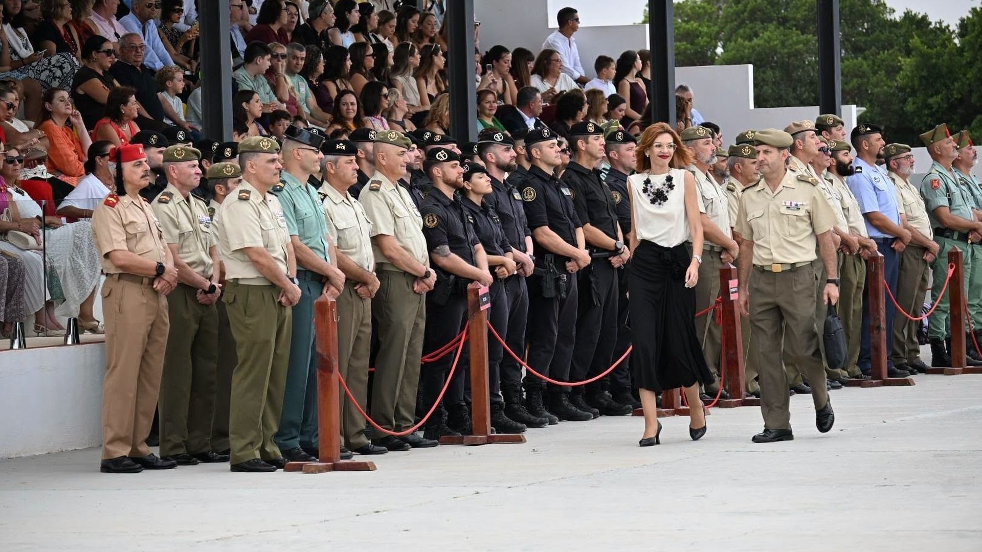 El Gobierno refuerza la Guardia Civil en Melilla ante los llamamientos a nuevas entradas masivas El Gobierno refuerza la Guardia Civil en Melilla ante los llamamientos a nuevas entradas masivas