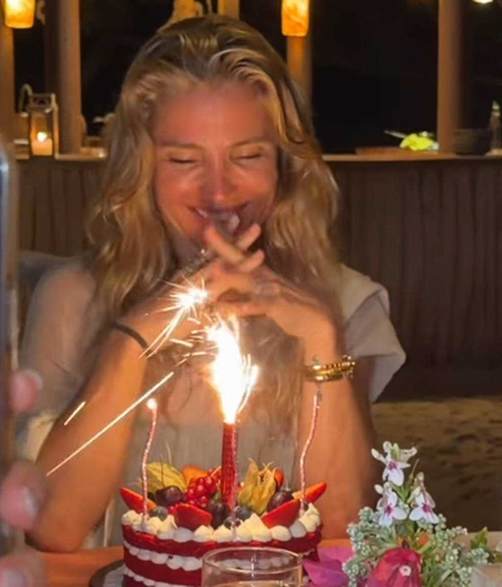 Elsa Pataky celebra sus 50 años en Maldivas