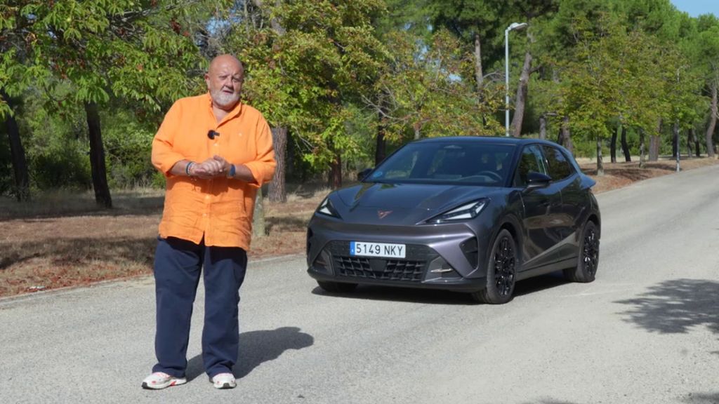 Gonzalo Serrano y el Cupra Raval VZ Extreme