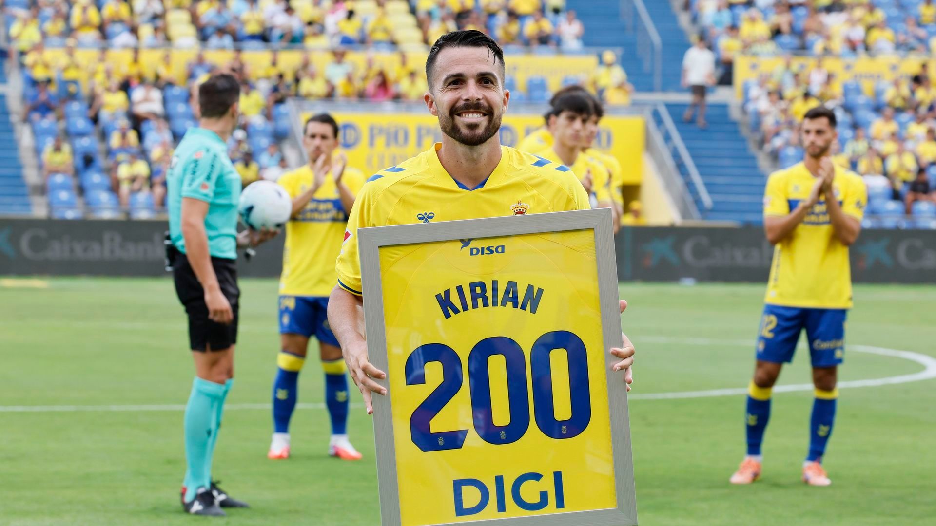 Kirian Rodríguez celebra sus 200 partidos con la UD Las Palmas. Kirian Rodríguez celebra sus 200 partidos con la UD Las Palmas.
