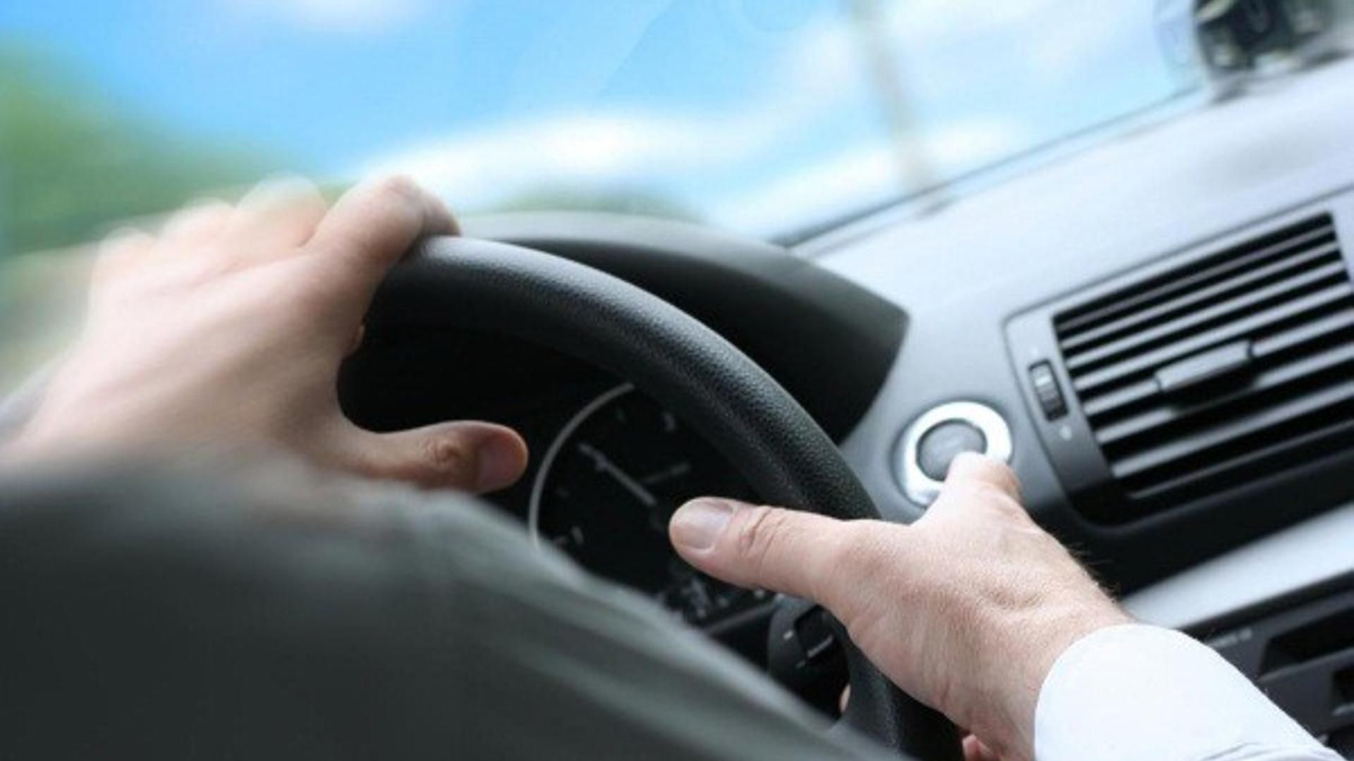 Archivo - Conductor, vehículo, automóvil, coche, volante Archivo - Conductor, vehículo, automóvil, coche, volante