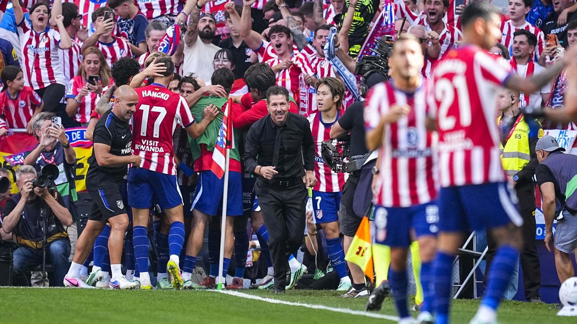 El Cholo Simeone celebra el gol de Jonathan David El Cholo Simeone celebra el gol de Jonathan David