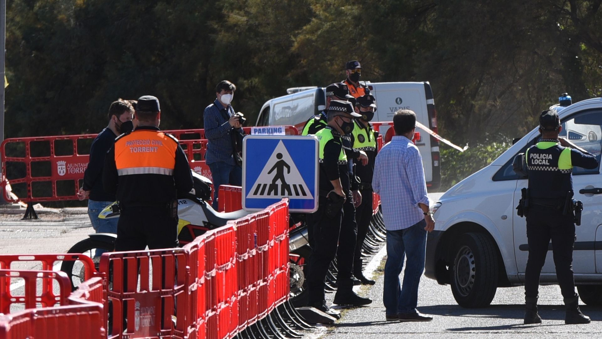 El tiroteo mortal de Alzira se habría producido por la pelea de dos niñas pequeñas: el abuelo de una de ellas falleció de varios disparos El tiroteo mortal de Alzira se habría producido por la pelea de dos niñas pequeñas: el abuelo de una de ellas falleció de varios disparos