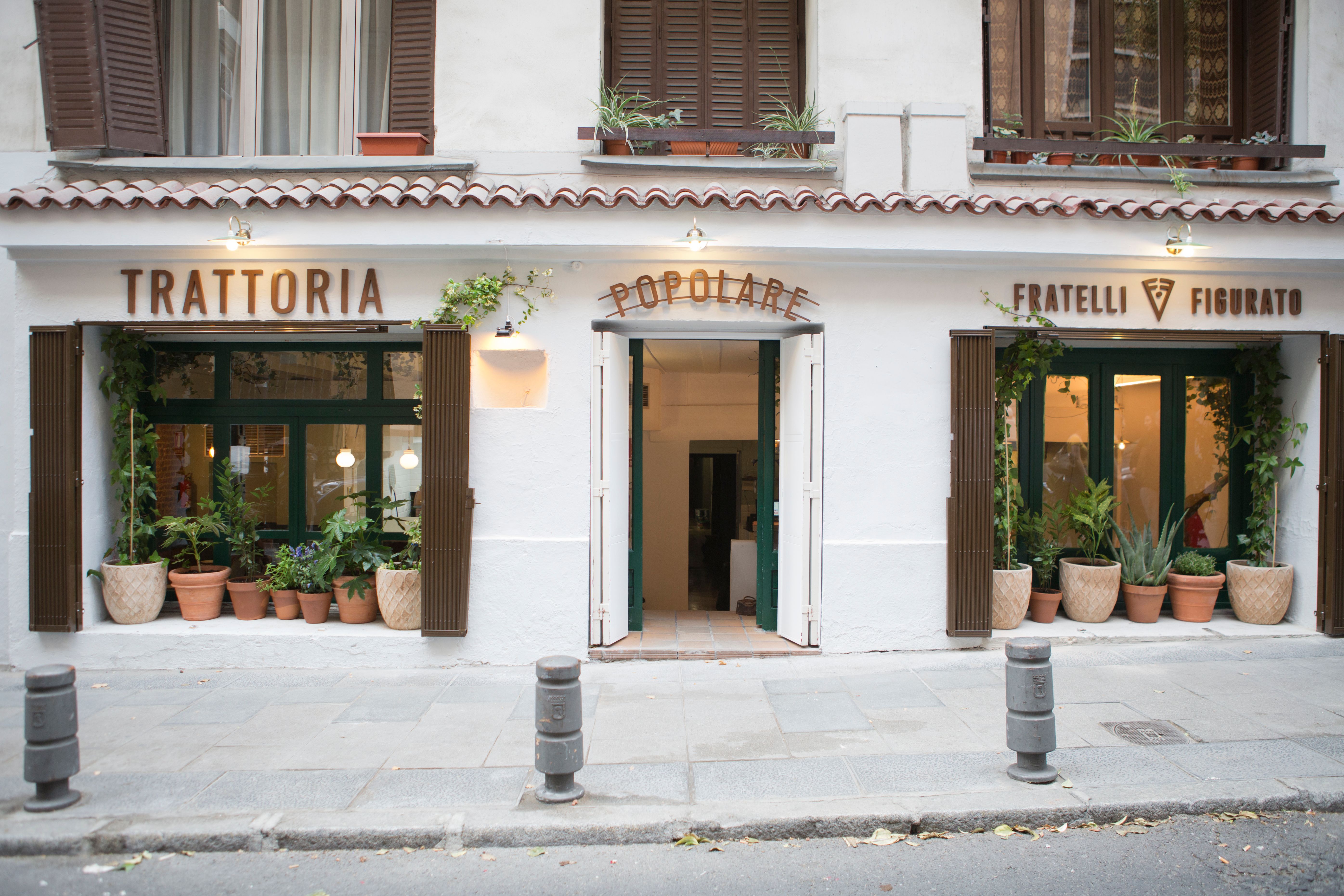Así luce la fachada de Trattoria Popolare, muy cerca de la Glorieta de Bilbao