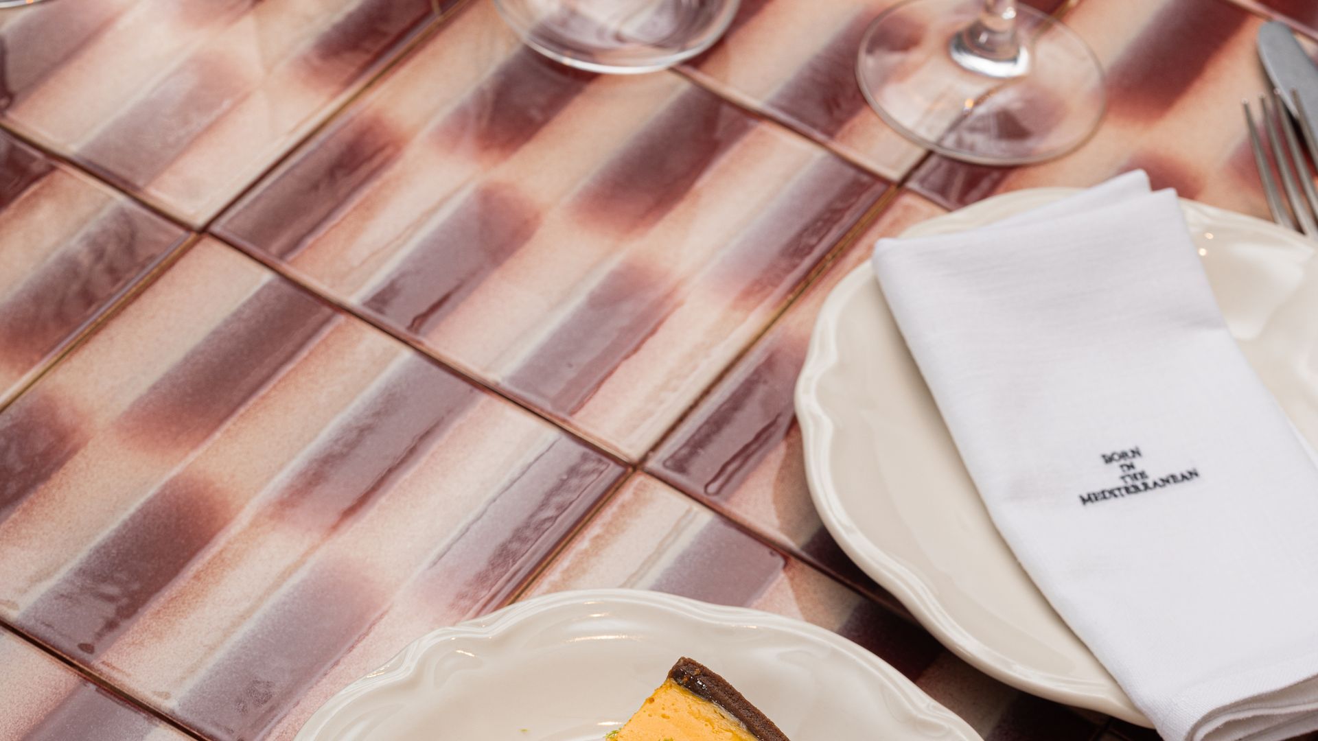 Tarta de limón con crème fraîche y ralladura de limón