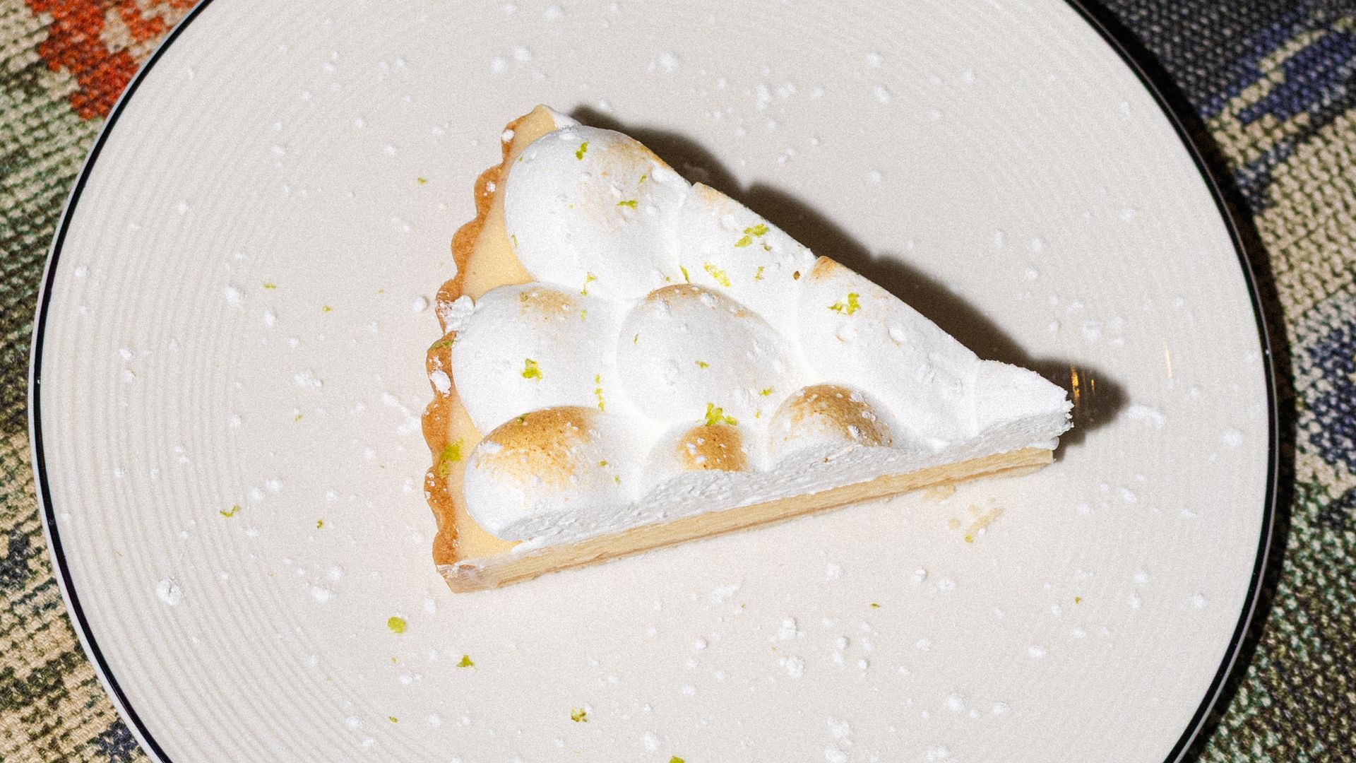 Una tarta de limón fresca, cremosa y equilibrada