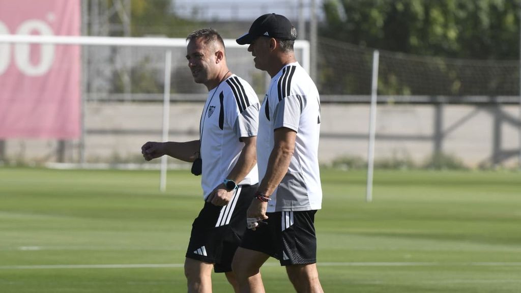 El Sevilla arranca su 'mini-pretemporada' con muchos jóvenes