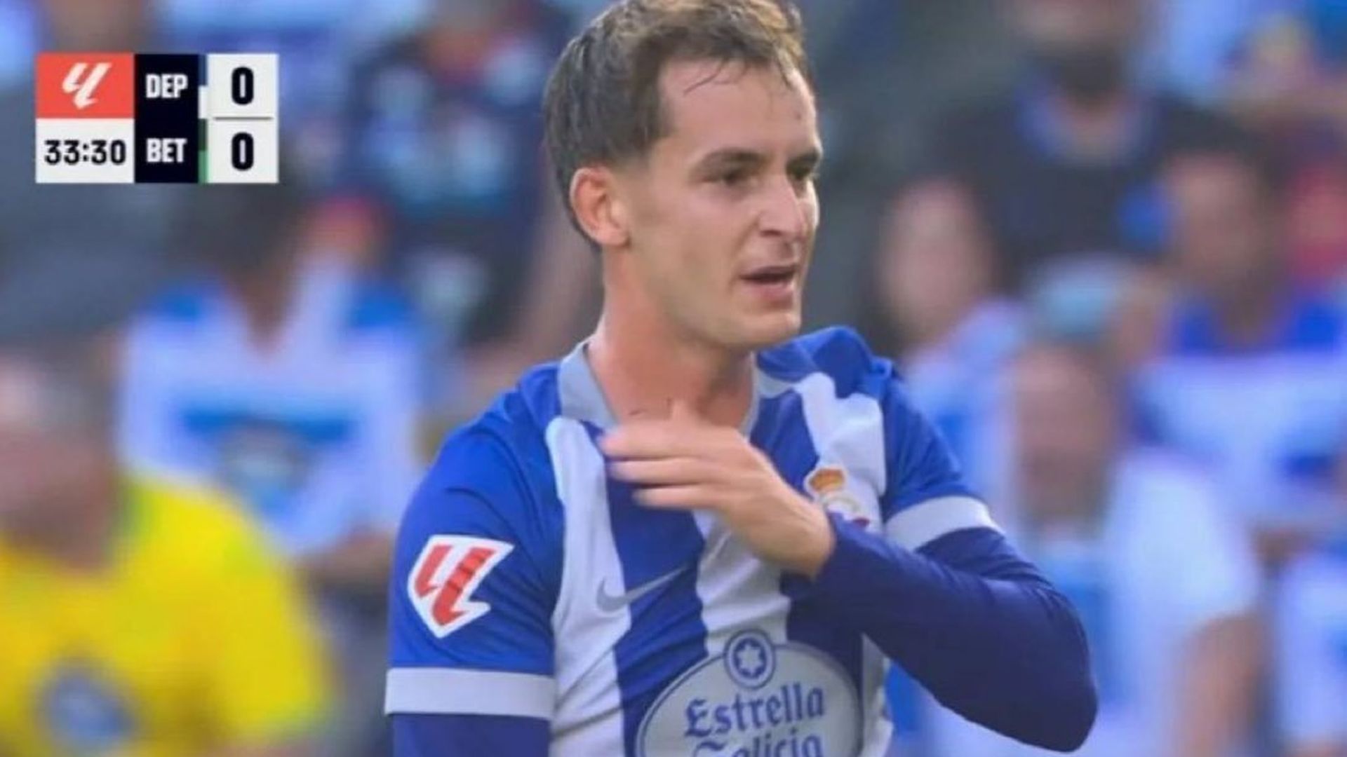 Marc Casadó se marcha lesionado del Dépor - Betis. Marc Casadó se marcha lesionado del Dépor - Betis.