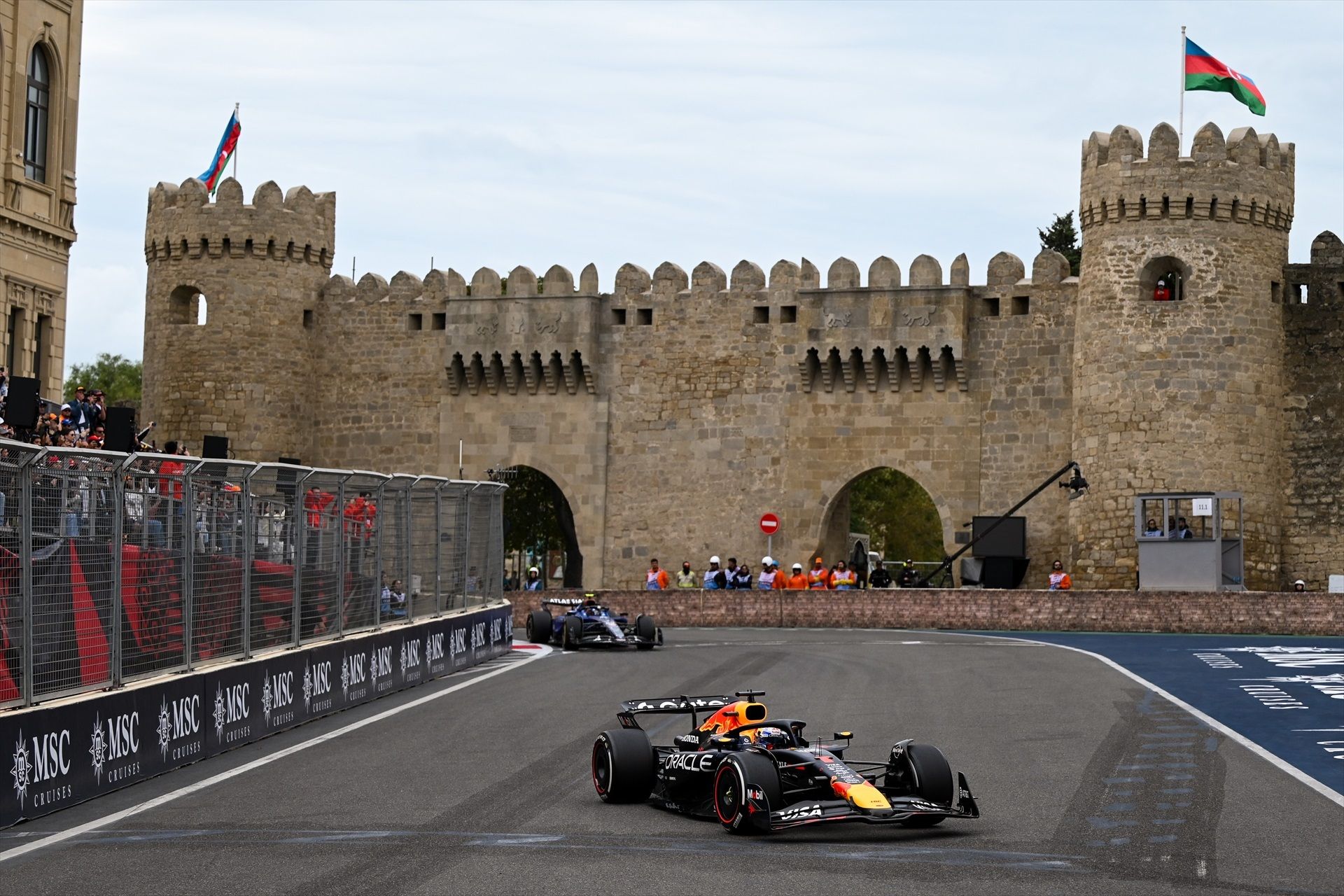 Max Verstappen durante el Gran Premio de Azerbaiyán de 2025