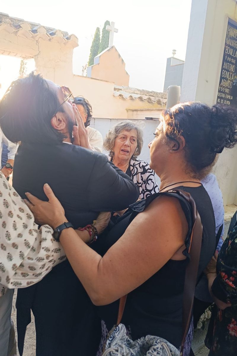 Una imagen del funeral de Florentino, el padre de Rafael Amargo