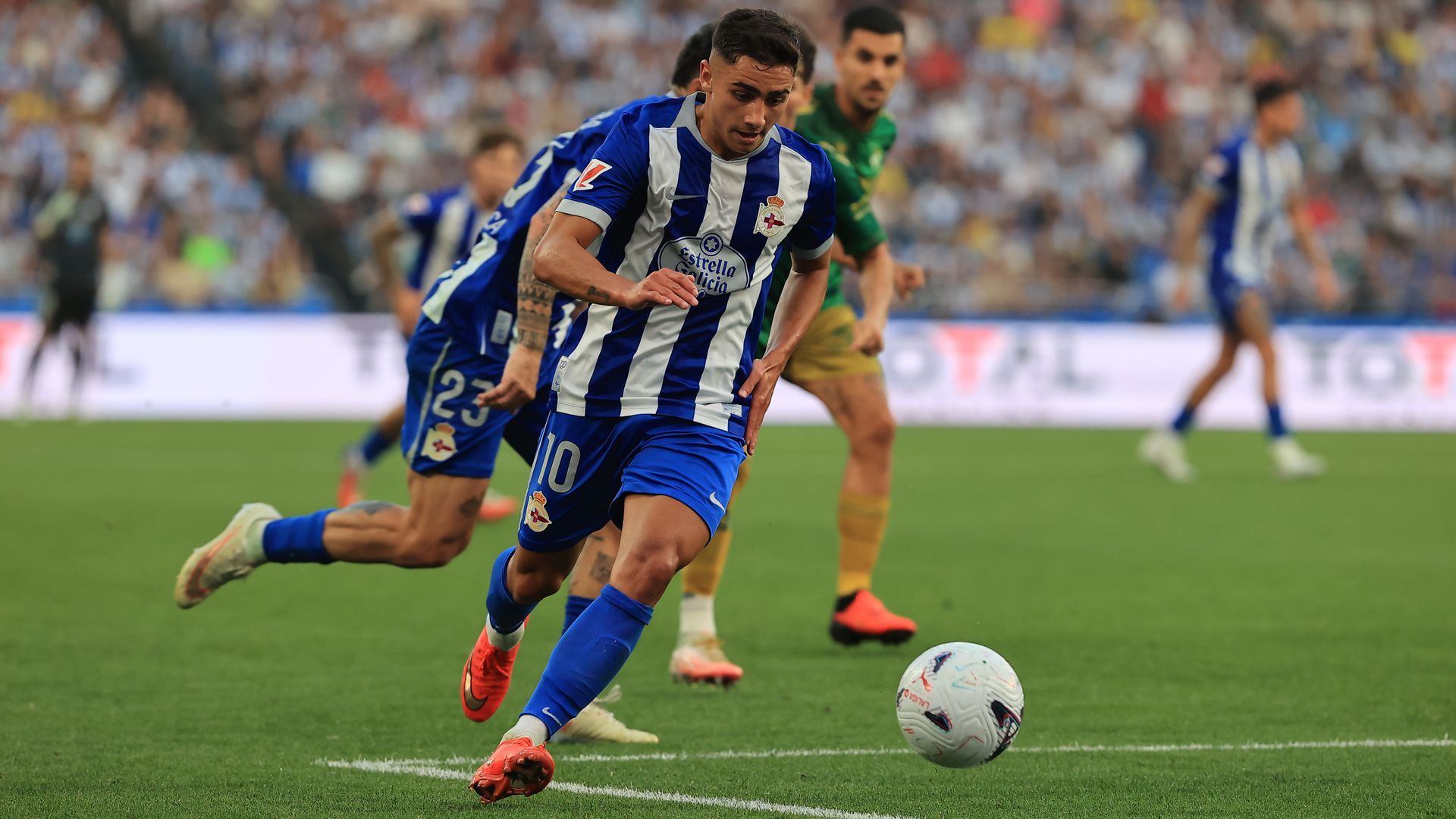 Yeremay, durante el Dépor - Betis. Yeremay, durante el Dépor - Betis.