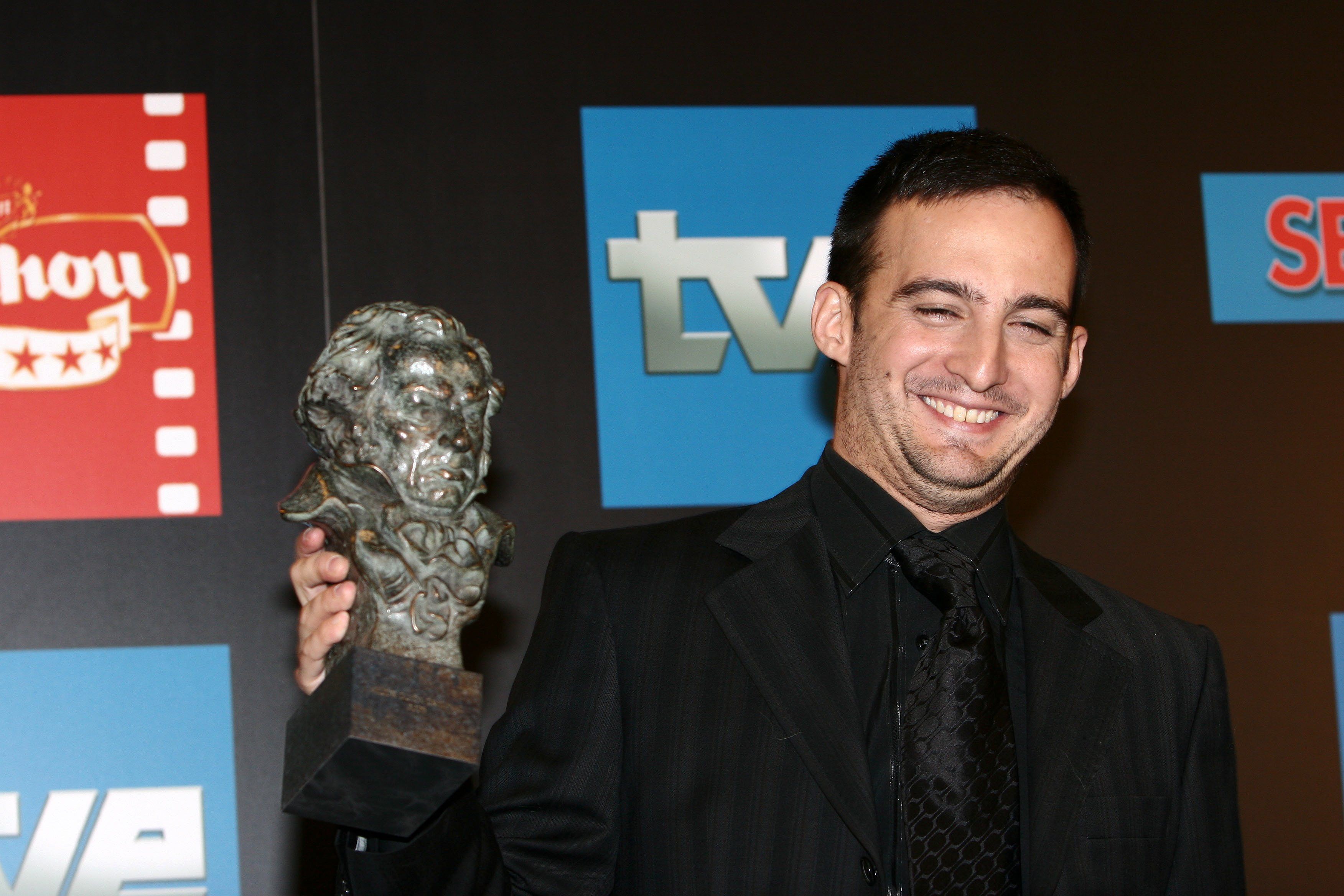 Amenábar, con su Goya por 'Mar adentro' en 2005