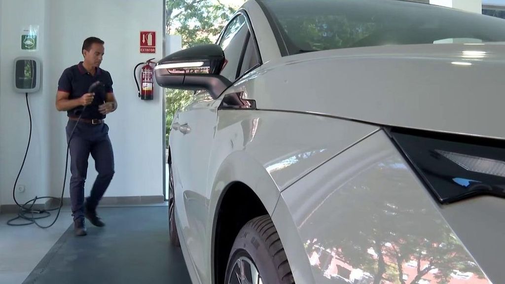 Aumentan las ventas de coches eléctricos y de segunda mano frente a la continua subida del precio de los carburantes