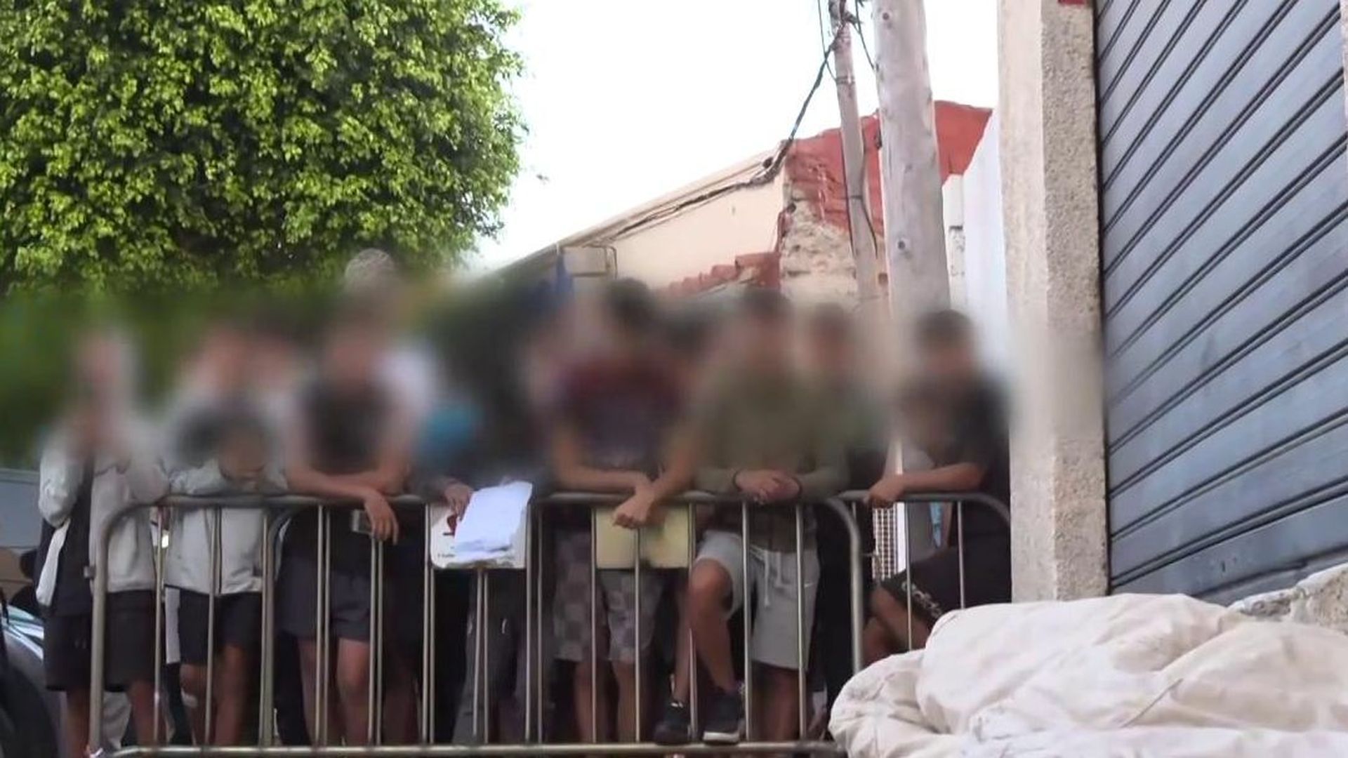 Colapso de menores en Ceuta: entre 700 y 1.000 siguen en las calles