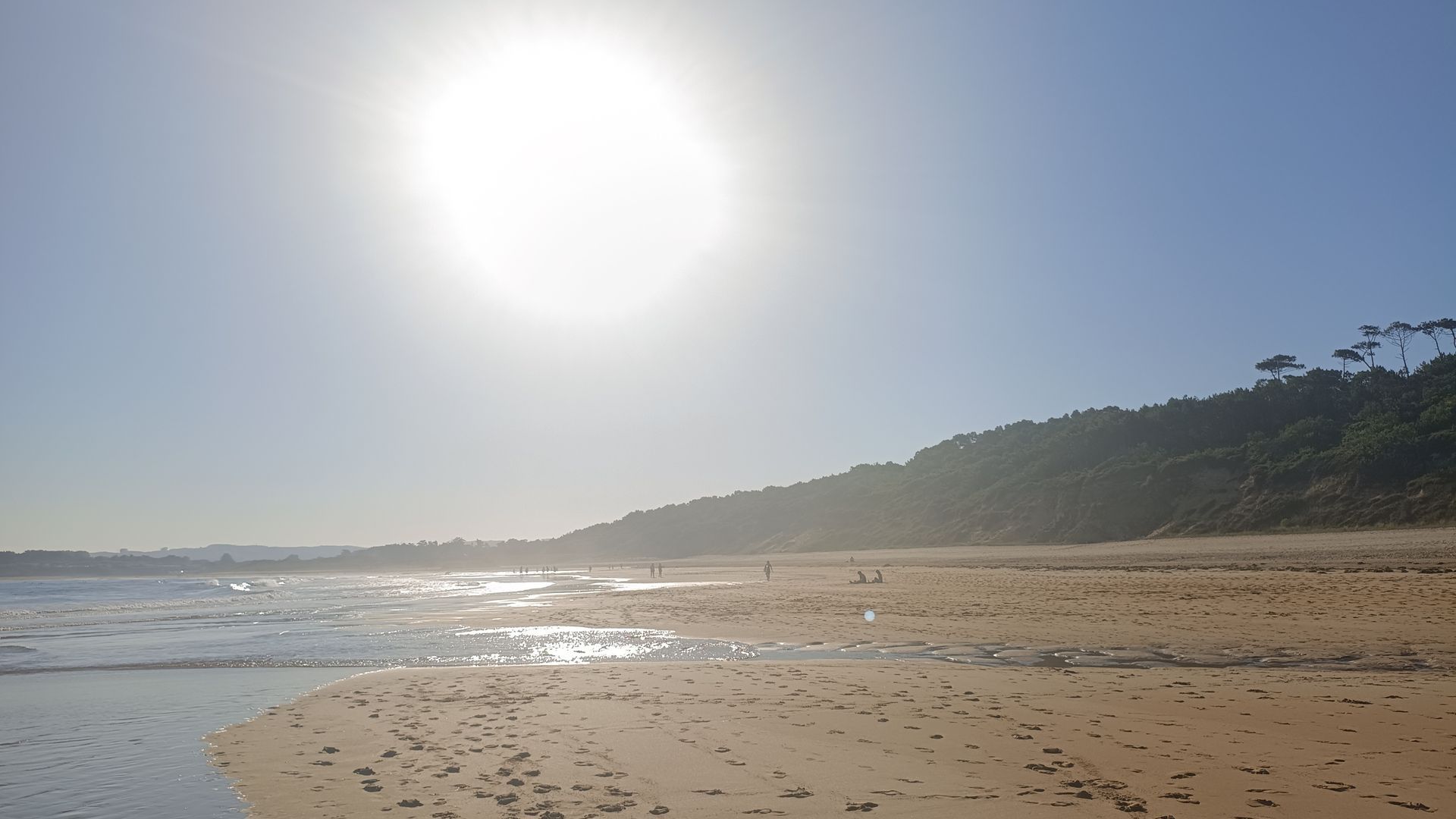 El calor inusual continúa hasta finales de septiembre con un elevado riesgo de incendios en múltiples comunidades El calor inusual continúa hasta finales de septiembre con un elevado riesgo de incendios en múltiples comunidades
