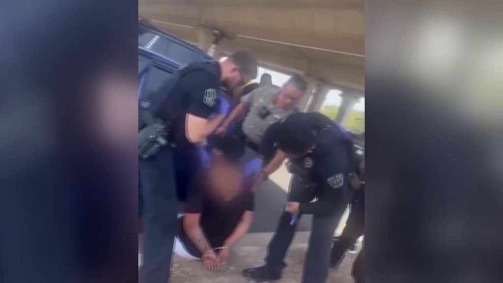 El migrante venezolano tiroteado por un agente del ICE denuncia que no le han sacado la bala