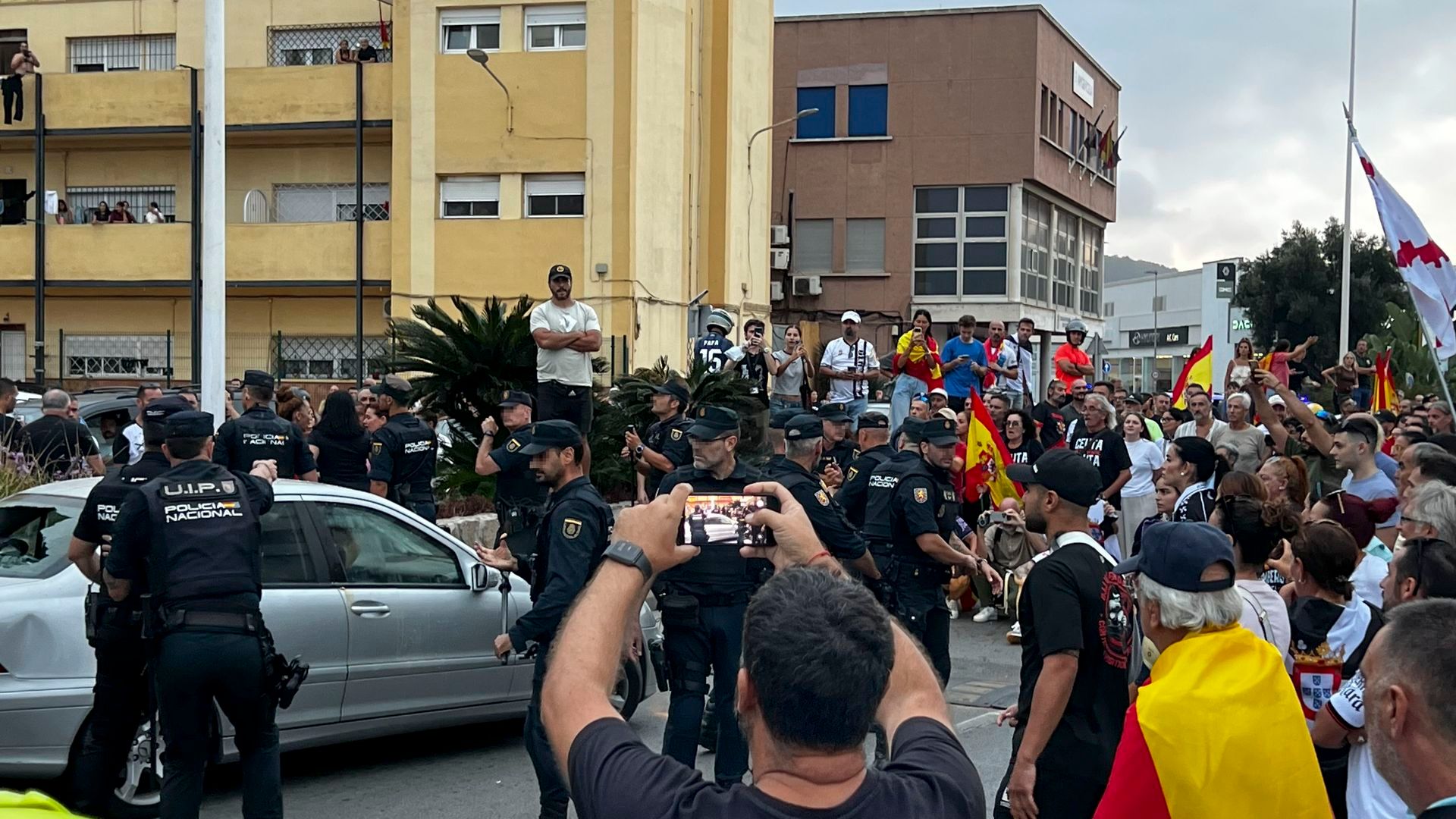 En libertad con cargos el detenido que golpeó el vehículo de la diputada de Ceuta En libertad con cargos el detenido que golpeó el vehículo de la diputada de Ceuta