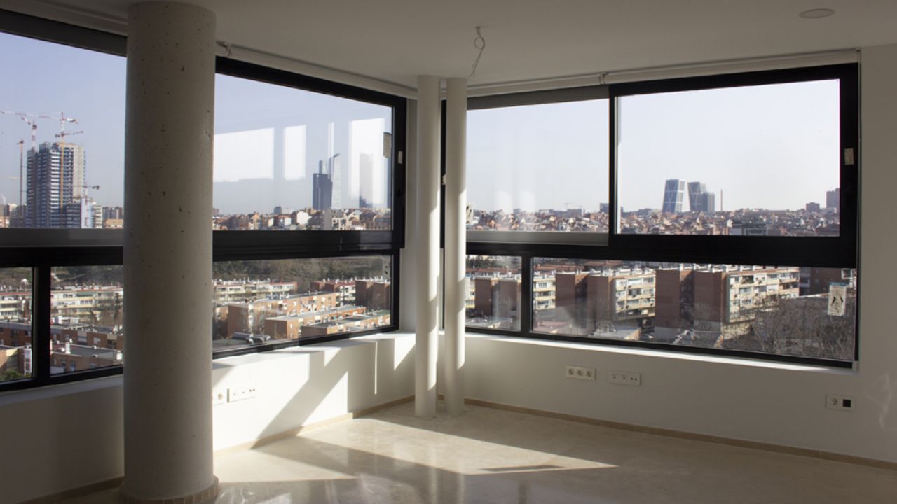 Imagen interior de una de las vivienda del edificio Torre Flor en Dehesa de la Villa