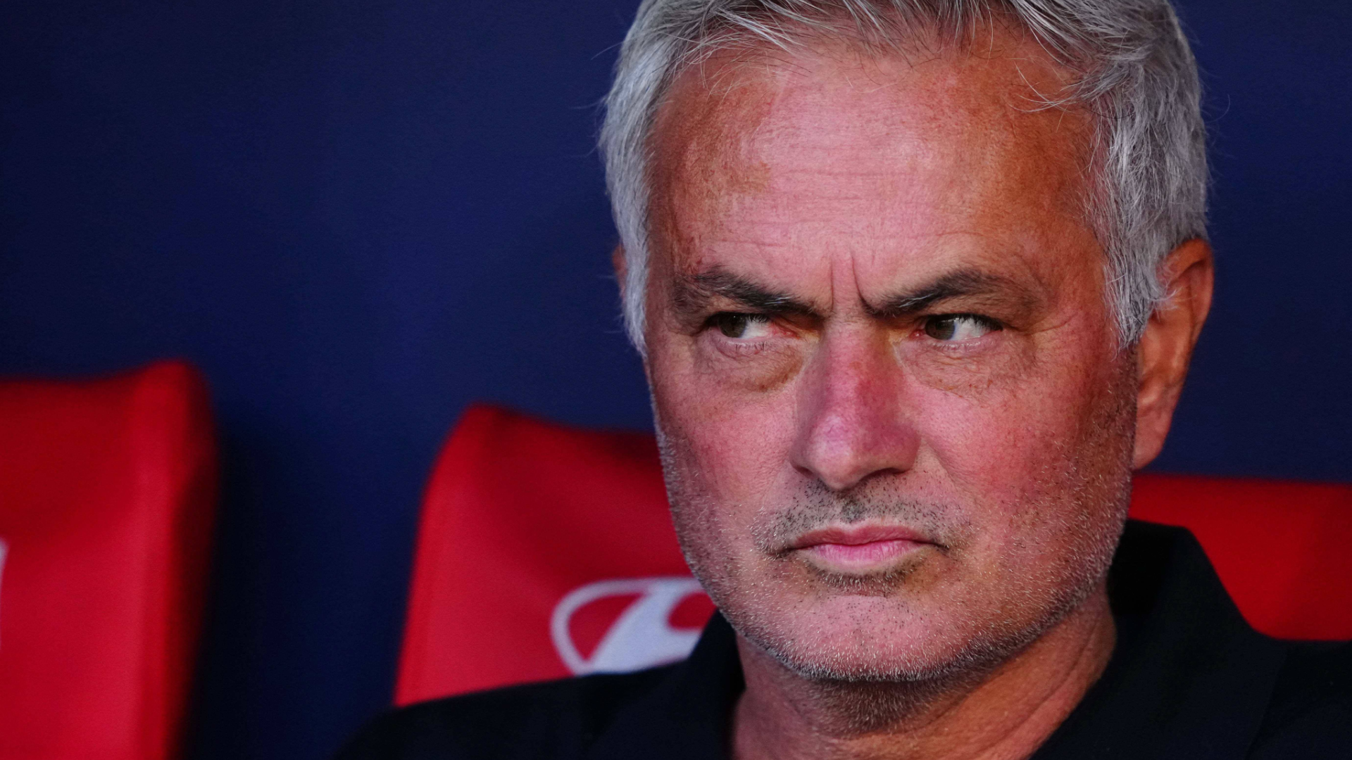 José Mourinho, en el banquillo del Metropolitano José Mourinho, en el banquillo del Metropolitano
