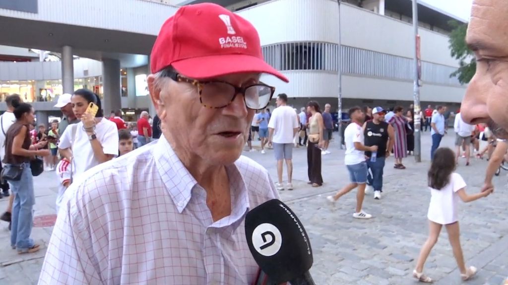 La pasión de José Romero, aficionado del Sevilla: "Hasta la médula"