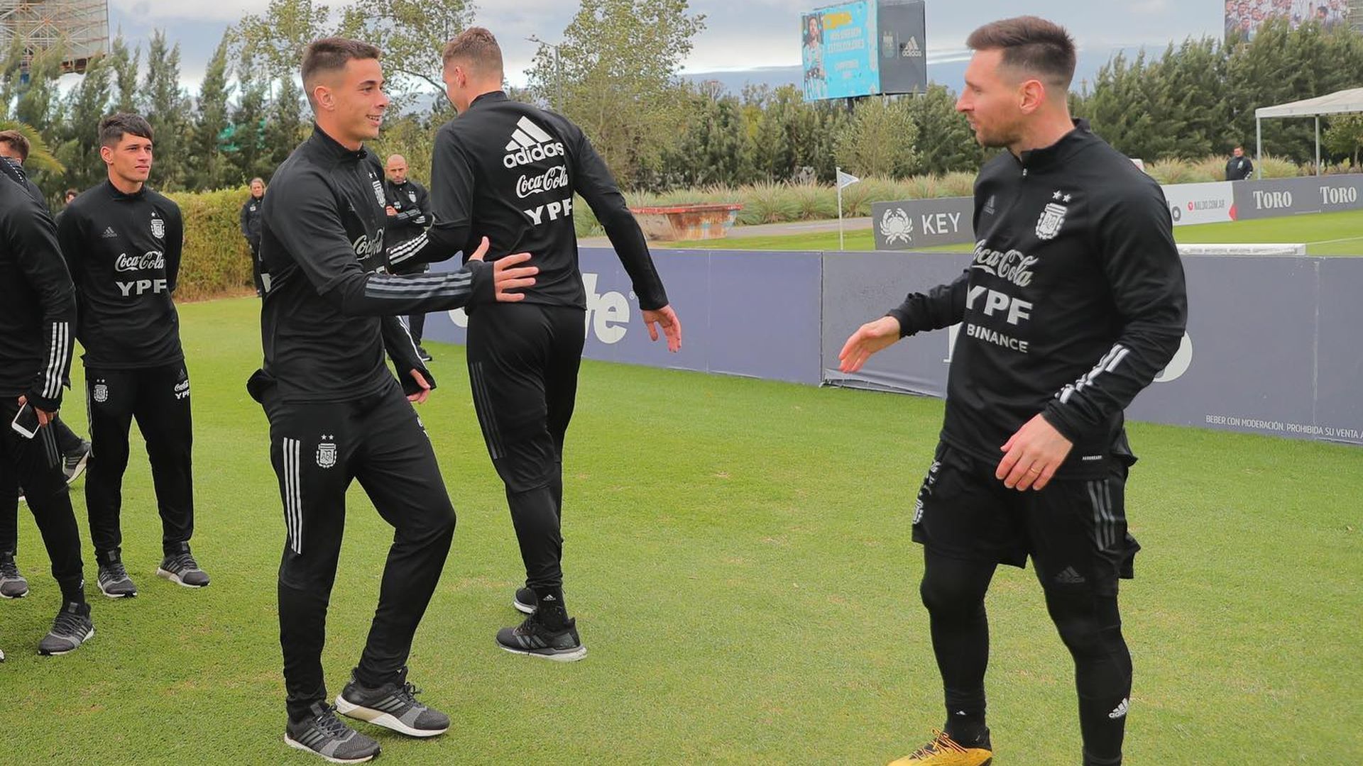 La foto de Valentín Gómez con Leo Messi en Argentina