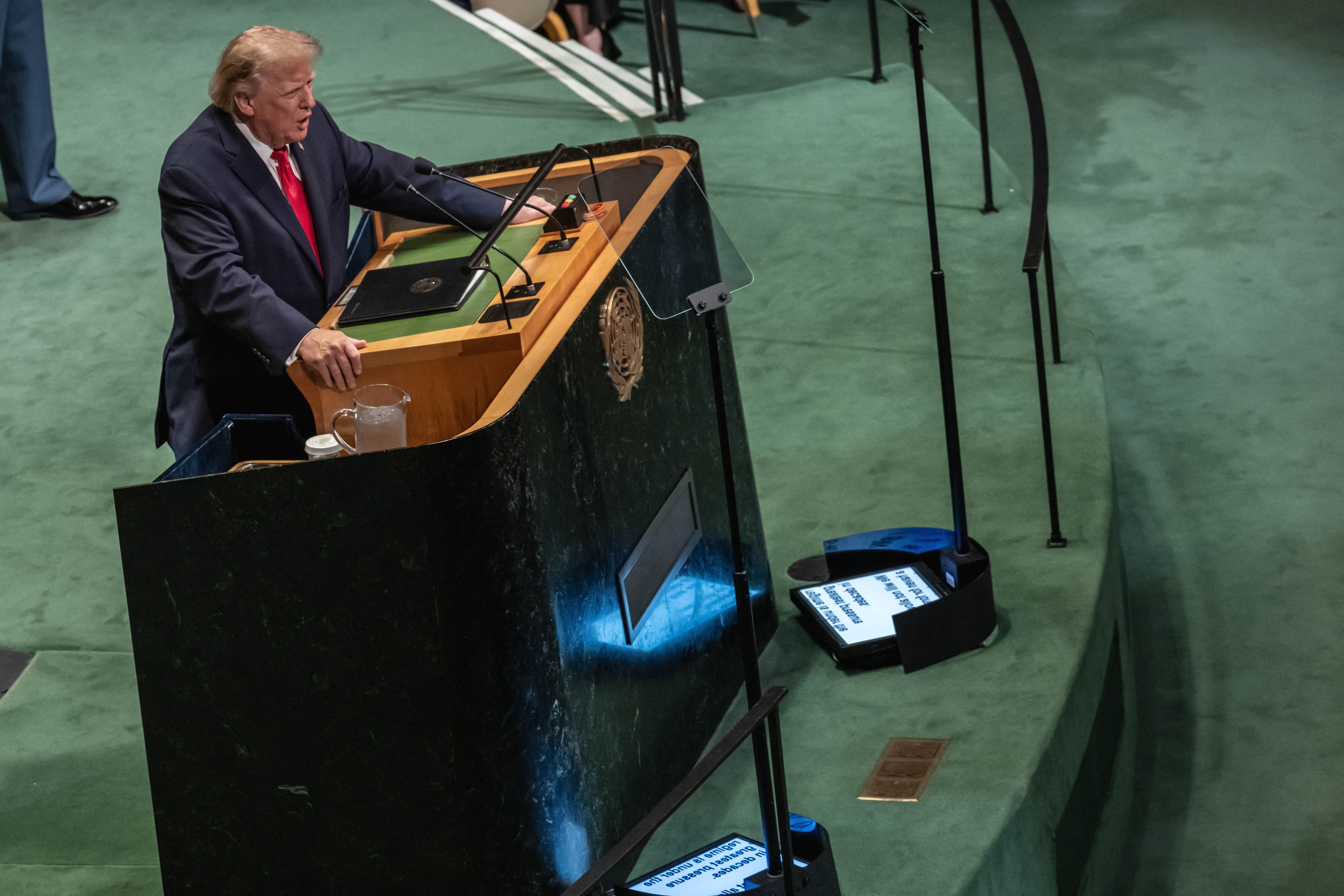 Trump amenaza con aniquilar Irán si no hay acuerdo, cree que Cuba caerá provocando su estampida de la ONU y firma un acuerdo con Groenlandia