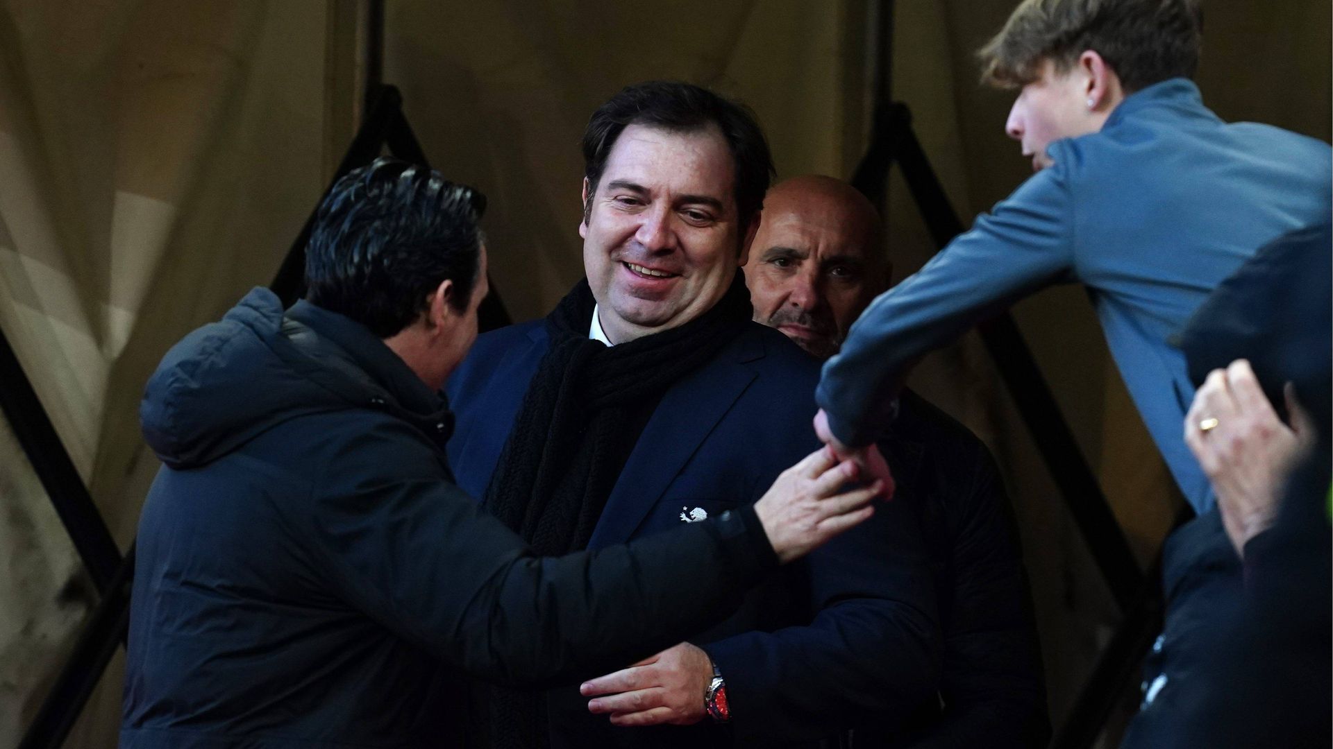 Unai Emery, Damiá Vidagany y Monchi, en un partido del Aston Villa