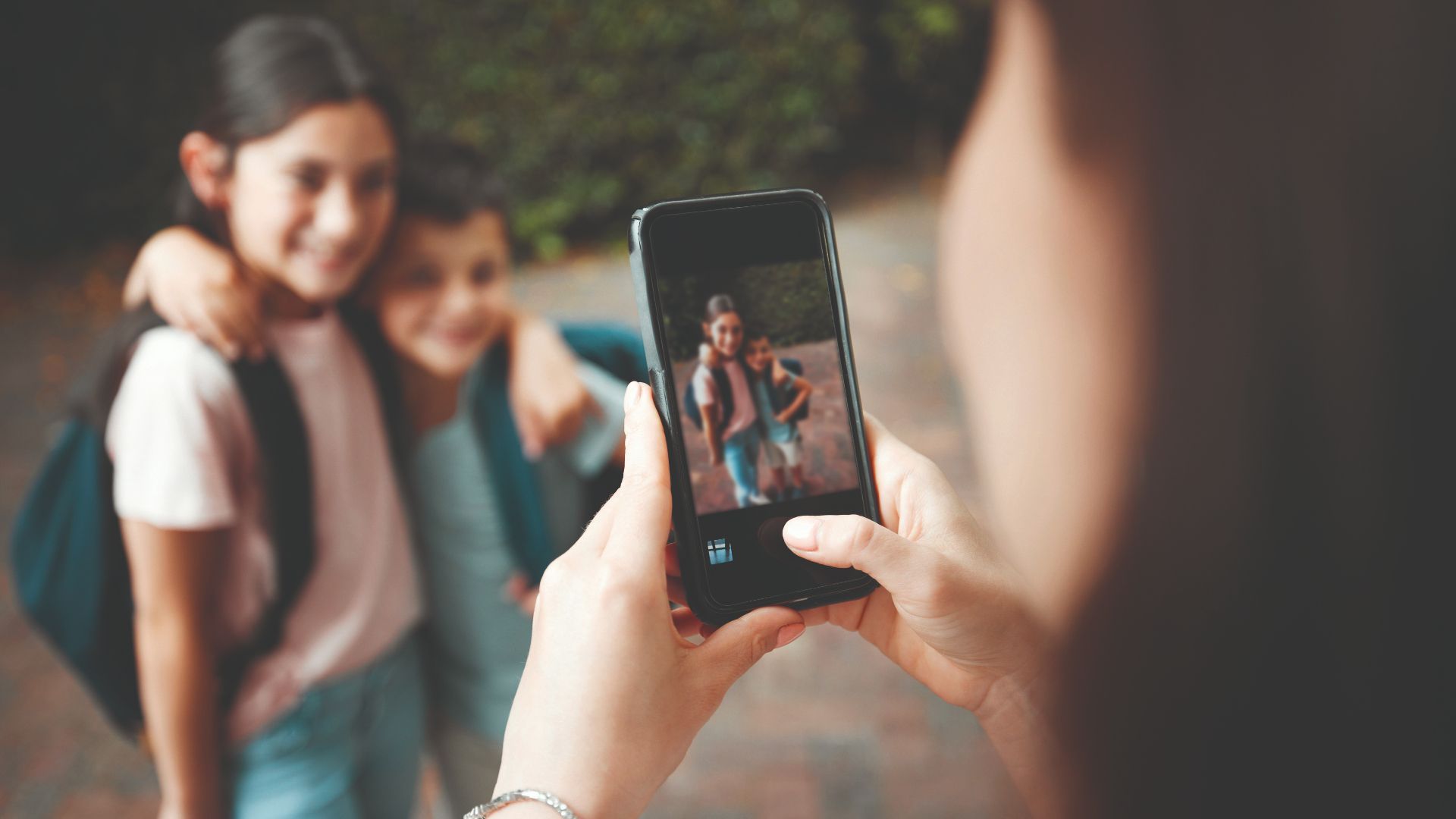 'Crecer en el escaparate digital', un informe elaborado por Aldeas Infantiles SOS 'Crecer en el escaparate digital', un informe elaborado por Aldeas Infantiles SOS