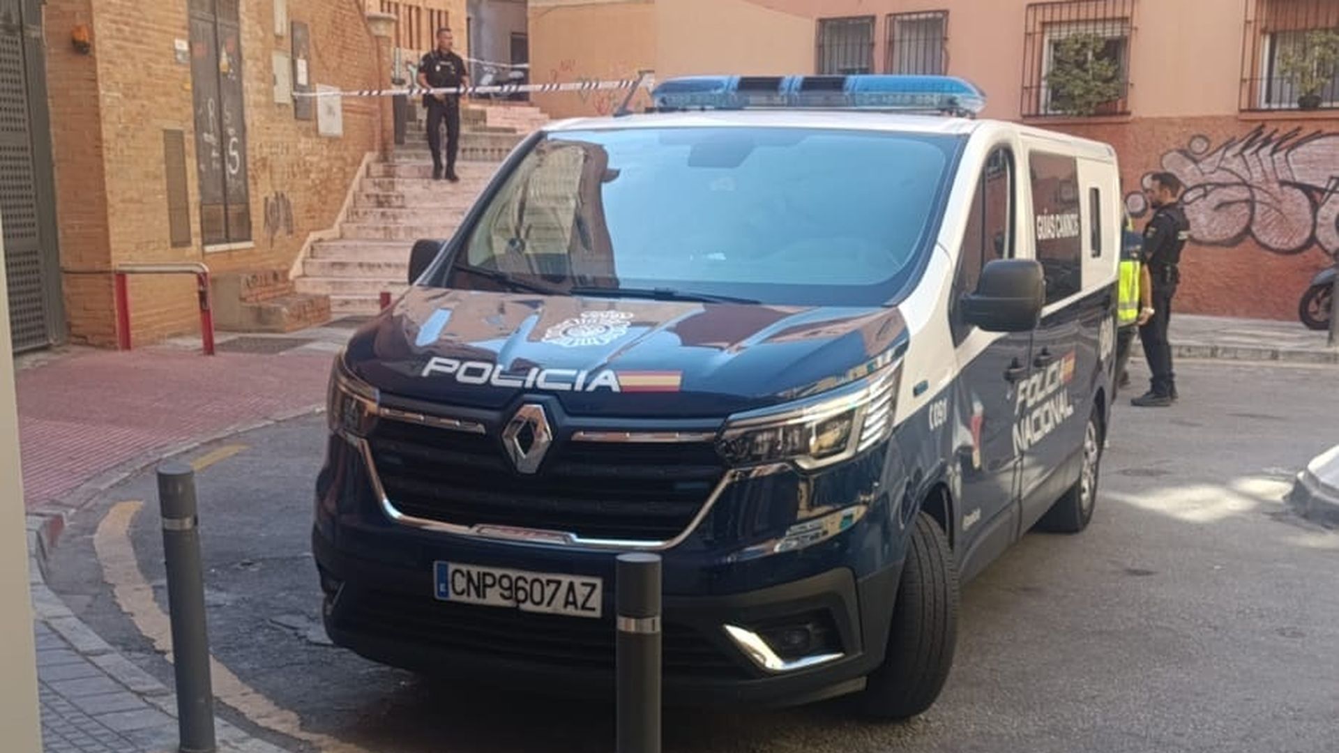 Disparan en la cabeza a un hombre mientras cenaba en el restaurante de un centro comercial de Málaga Disparan en la cabeza a un hombre mientras cenaba en el restaurante de un centro comercial de Málaga