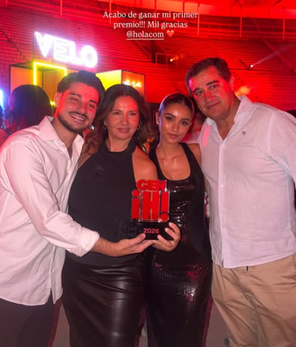 Inés García posa con su familia
