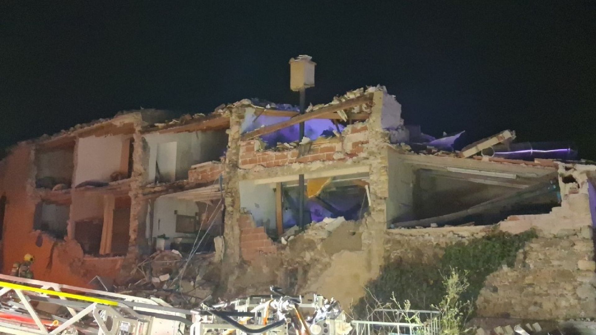 La explosión de un depósito de gas en un hotel de Vilanova de la Muga, Girona La explosión de un depósito de gas en un hotel de Vilanova de la Muga, Girona