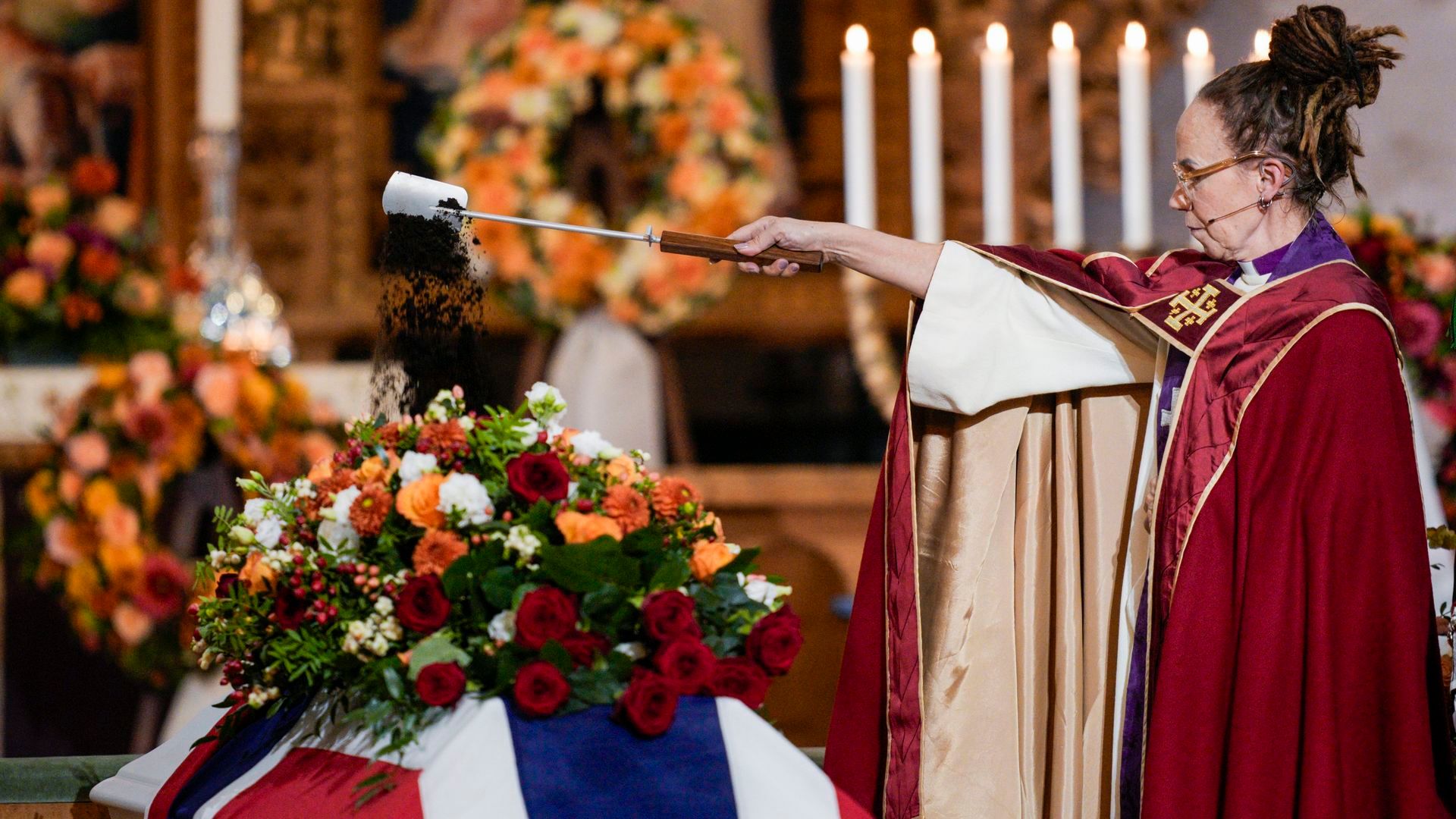 La obispa Sunniva Gylver en el funeral de la princesa Astrid, en la iglesia de Ris, en Oslo