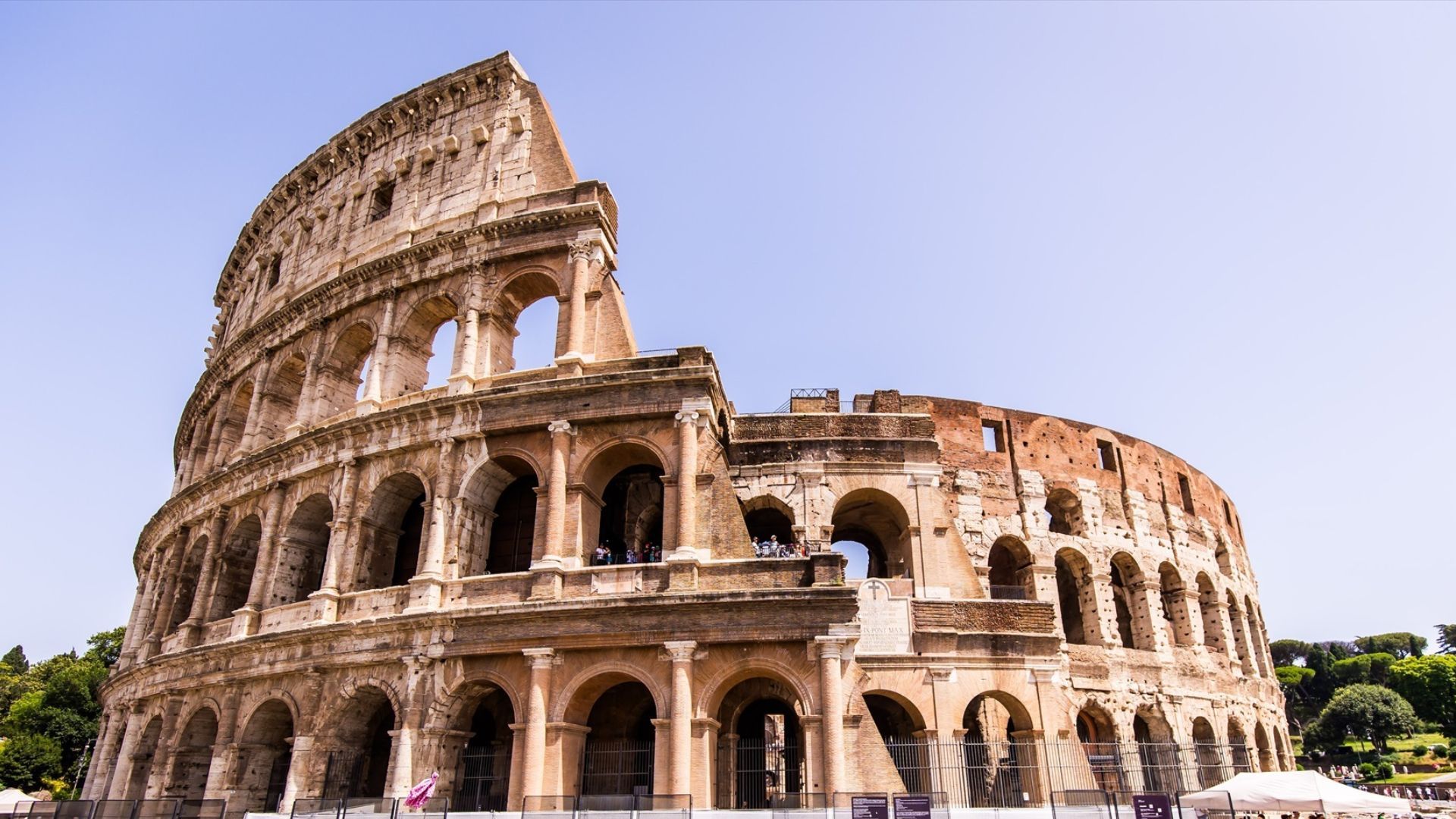 Muere un joven de 22 años en un accidente laboral en el Coliseo de Roma, Italia: el segundo nivel del monumento ha quedado cerrado Muere un joven de 22 años en un accidente laboral en el Coliseo de Roma, Italia: el segundo nivel del monumento ha quedado cerrado