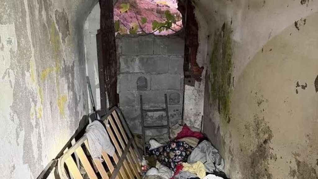 Bomberos de Ceuta descubre un asentamiento de inmigrantes en un antiguo túnel militar de la ciudad