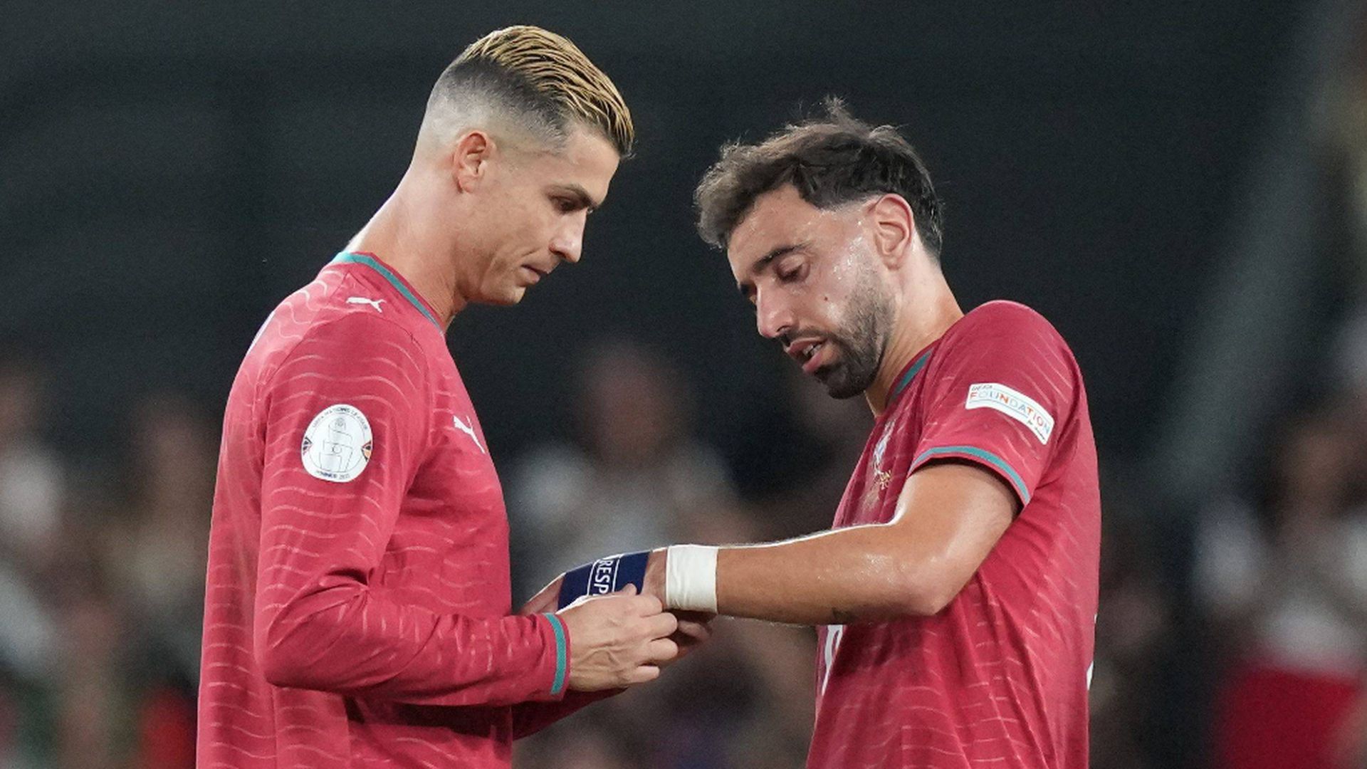 Cristiano Ronaldo y Bruno Fernandes, ante Gales