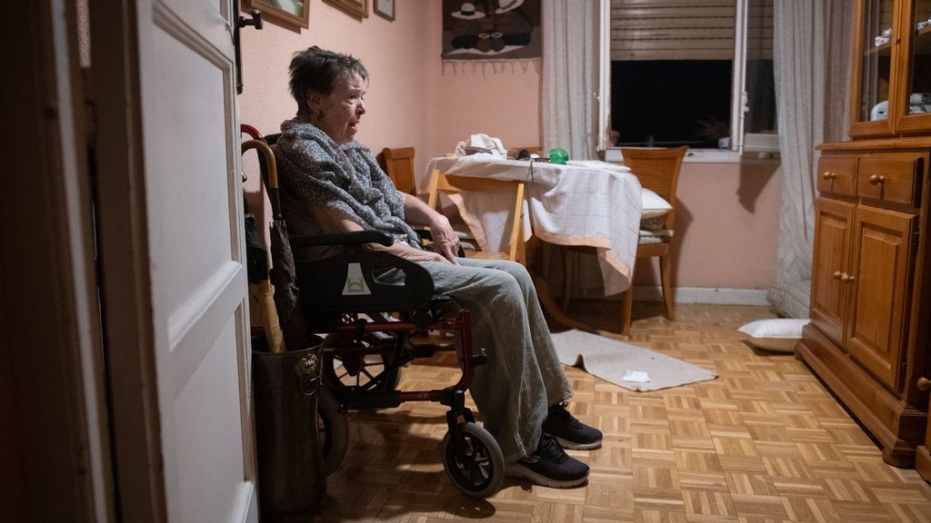 Los planes de Maricarmen, la anciana desahuciada en Madrid, cuando reciba el alta hospitalaria: dónde vivirá y quién le acompañará