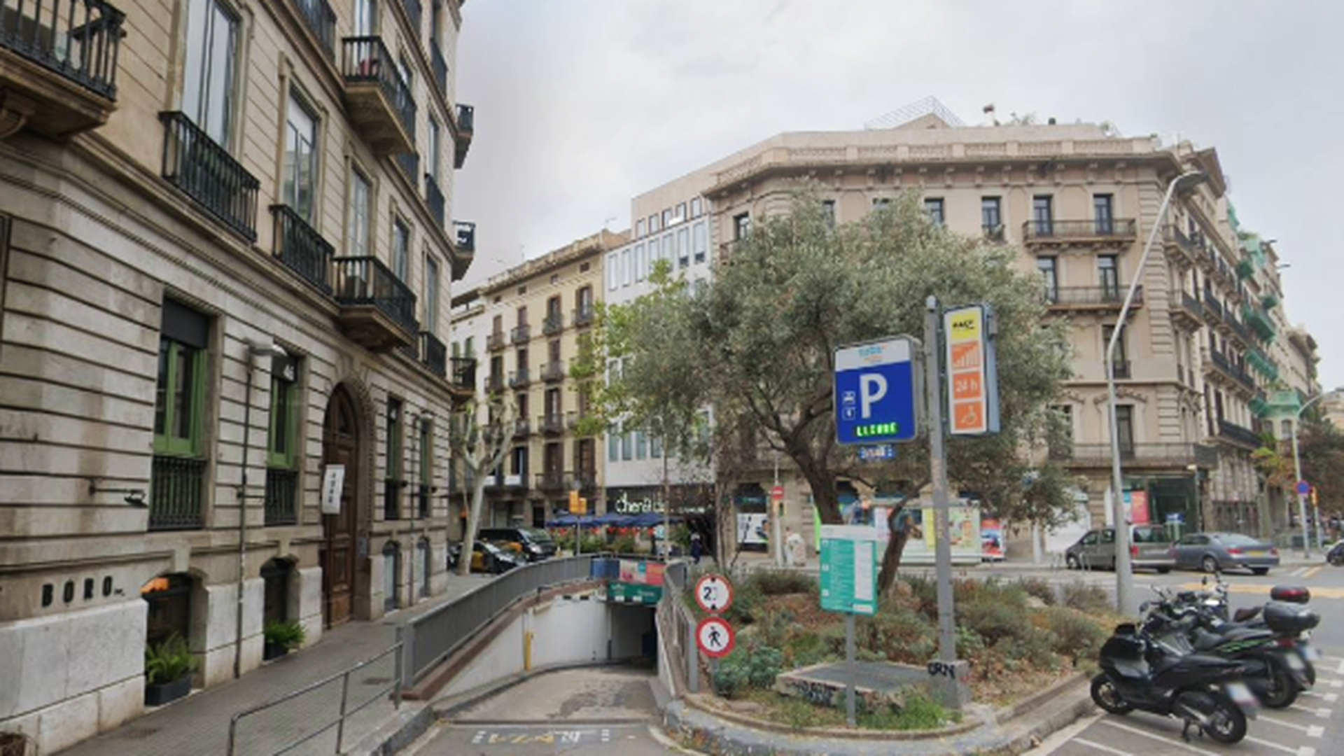 Entrada Parking Saba Bamsa Diputació Barcelona Entrada Parking Saba Bamsa Diputació Barcelona