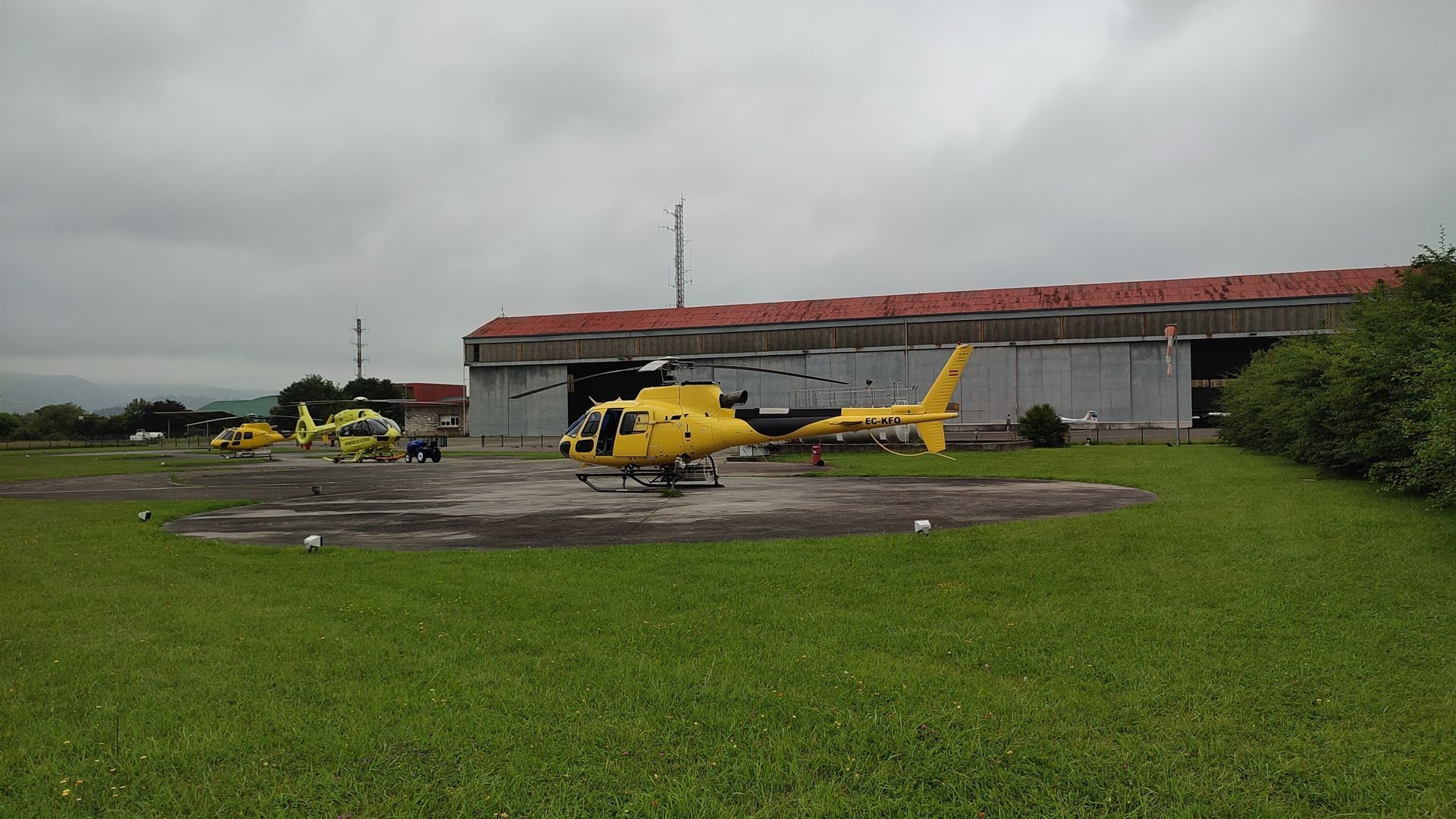 Helicóptero en La Morgal Helicóptero en La Morgal