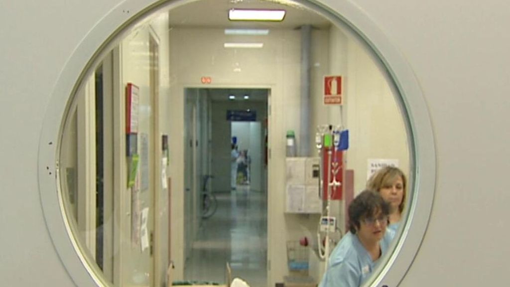 Investigan por qué el cáncer de colon y recto se ha disparado entre los 20 y 49 años: bacterias y mayor uso de antibióticos, claves