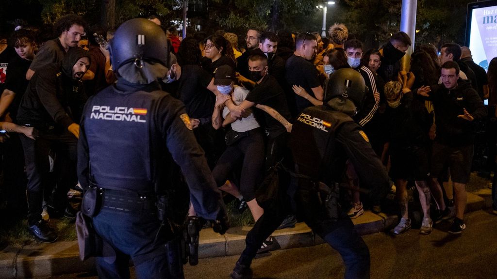 Las cargas policiales no frenan el clamor por el desahucio de Maricarmen: múltiples protestas marchan por España contra su desalojo y la insostenible crisis de la vivienda