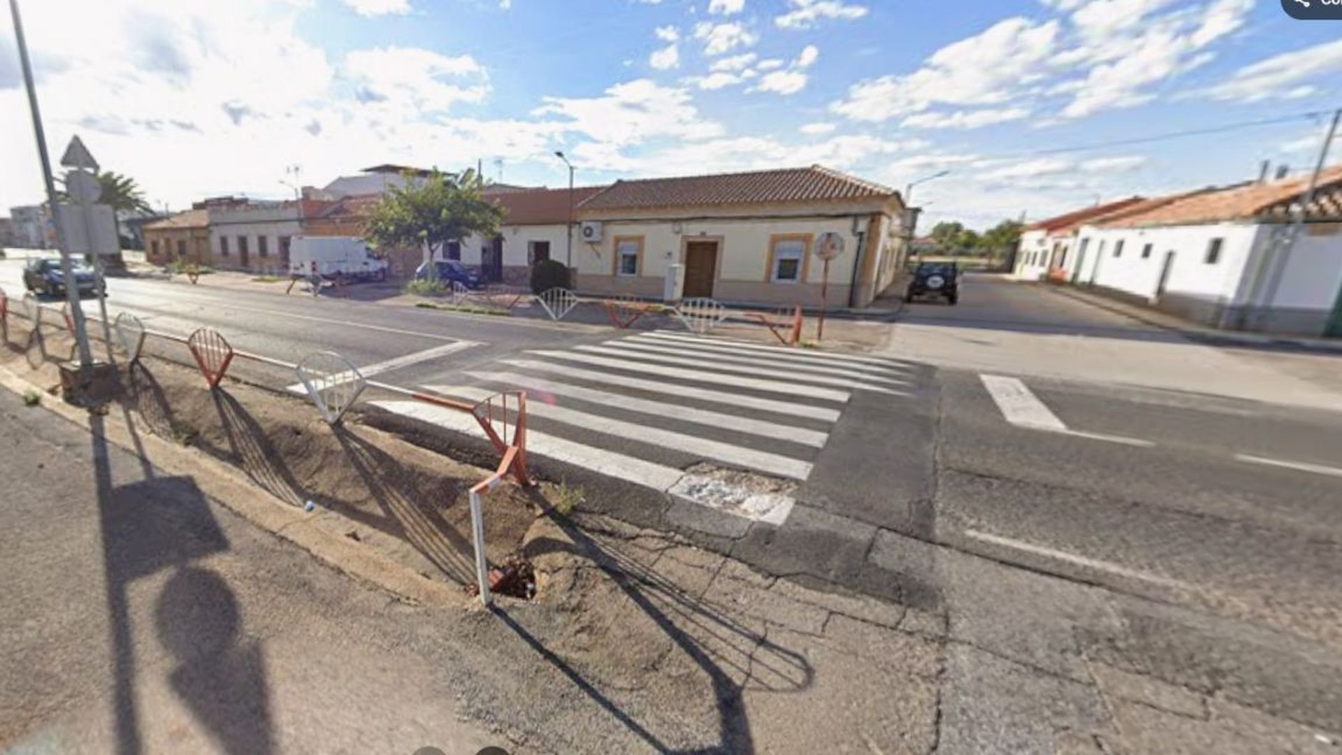 Paso de peatones situado en la calle Carretera de Puertollano donde ocurrió el atropello. Paso de peatones situado en la calle Carretera de Puertollano donde ocurrió el atropello.