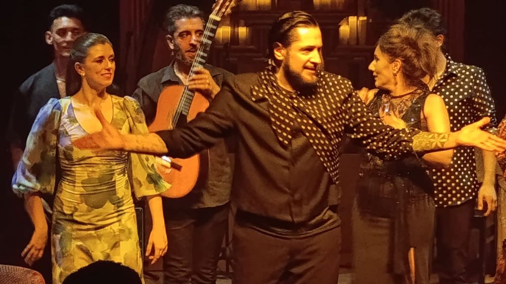 Rafael Amargo interrumpe su actuación para sincerarse tras la muerte de su padre