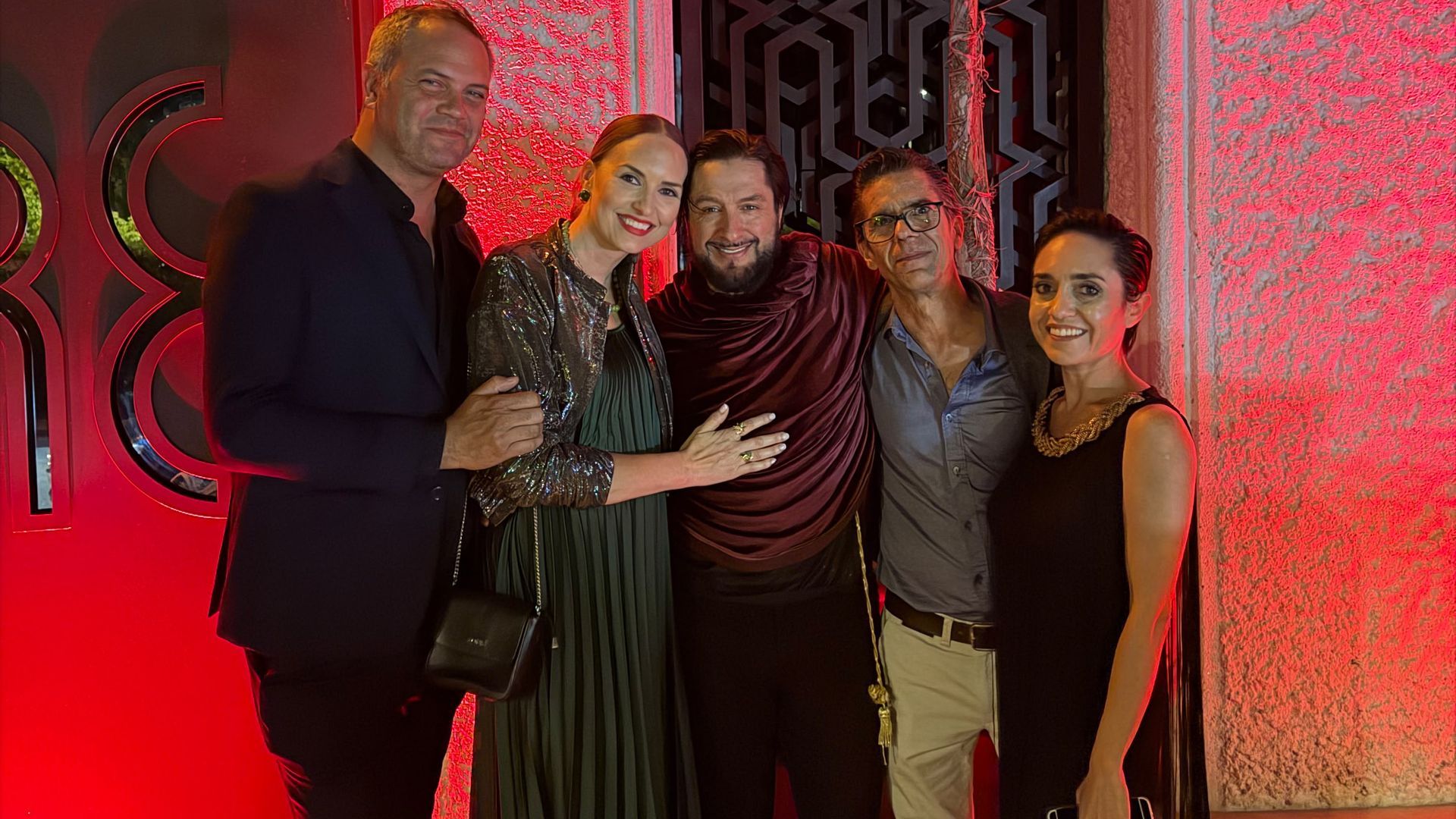 Rafael Amargo, acompañado en su regreso a los escenarios (de izquiera a derecha: José Miguel Cañizares, Carmen Laura, Rafael Amargo, Ramiro Gil y Luciana Bonn)