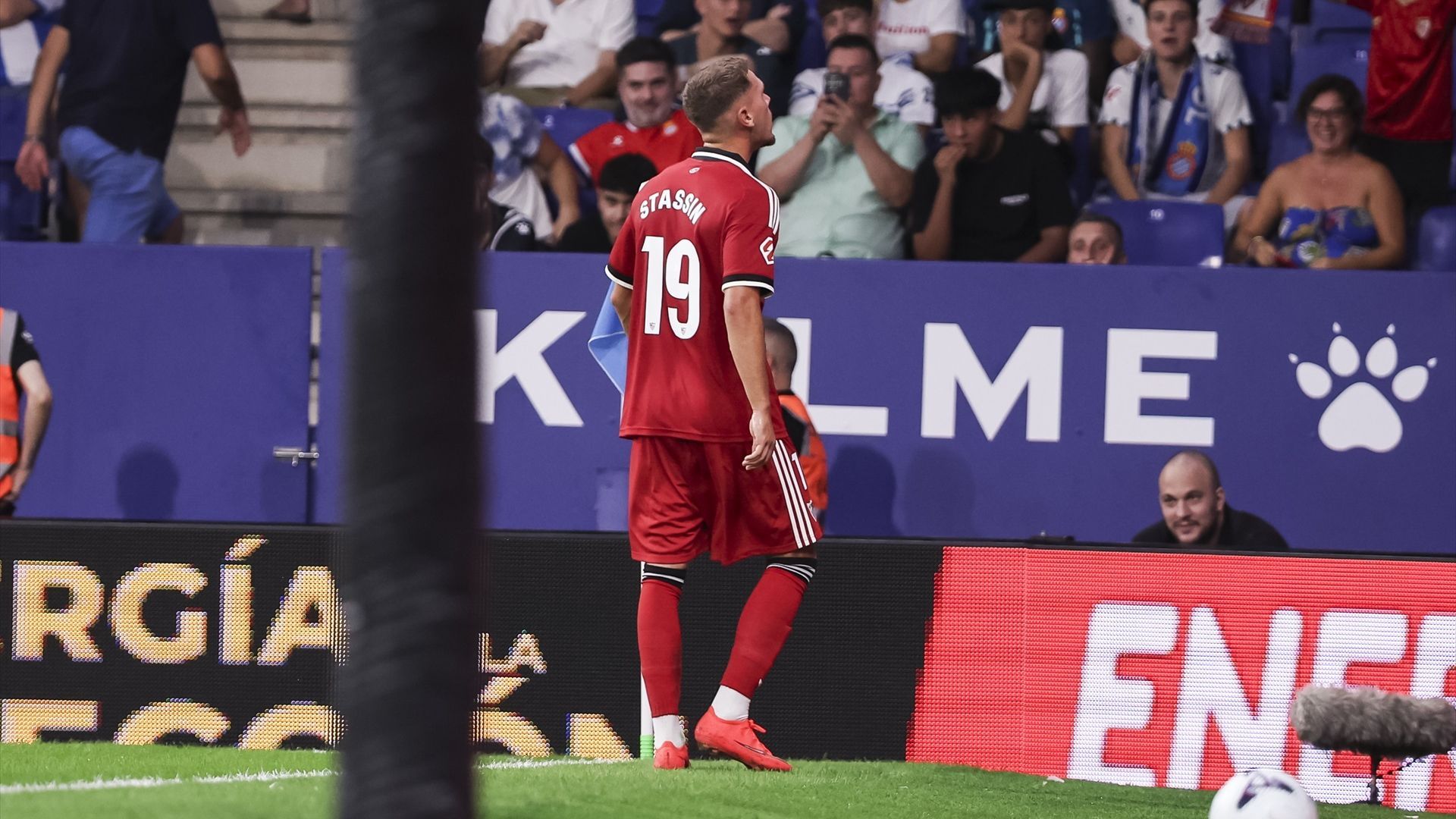 Stassin celebra su gol en el Espanyol - Sevilla